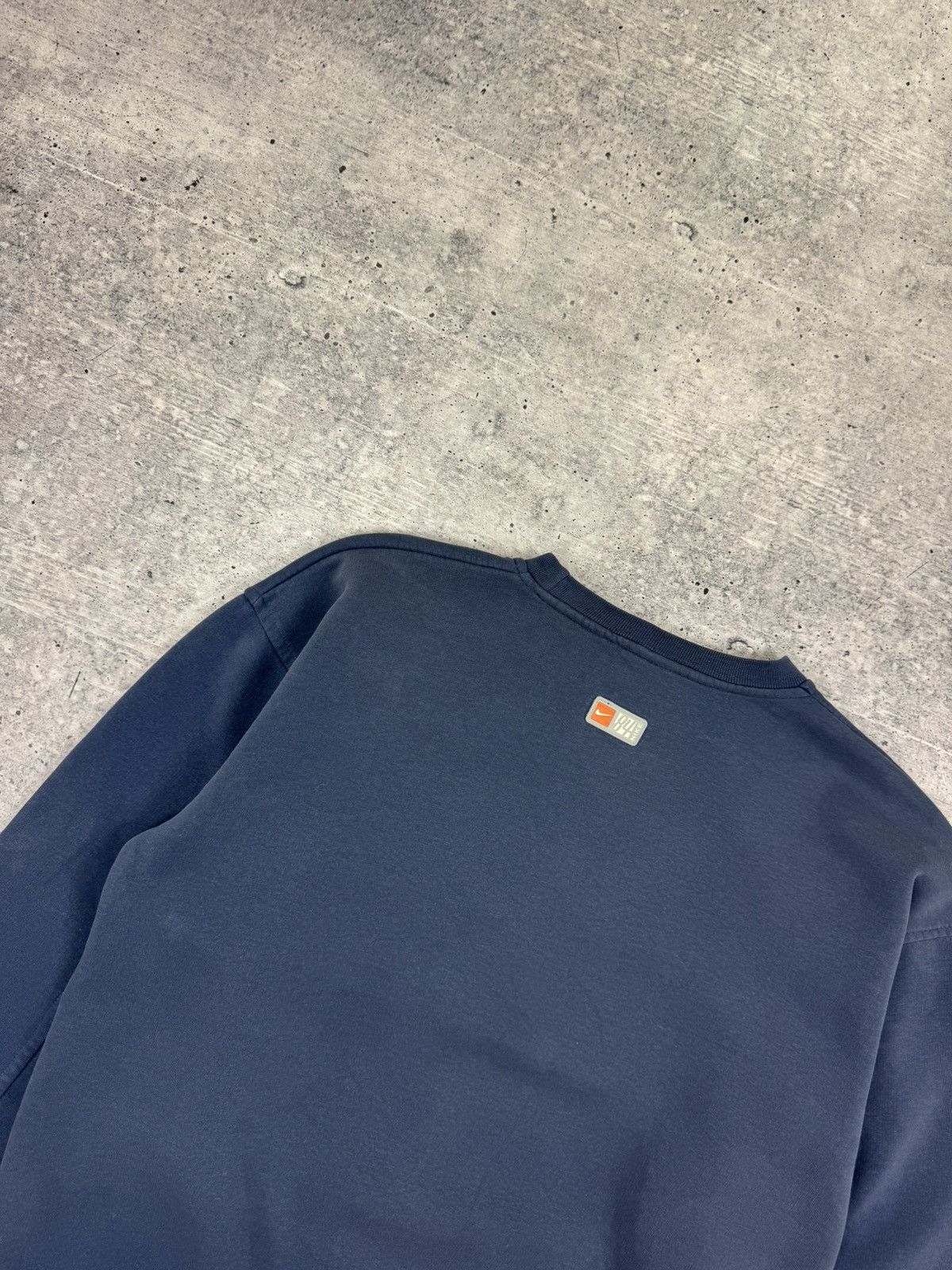 Nike Vintage Nike Central Big Reflective Logo Y2K Sweatshirt M Size US M / EU 48-50 / 2 - 18 Thumbnail