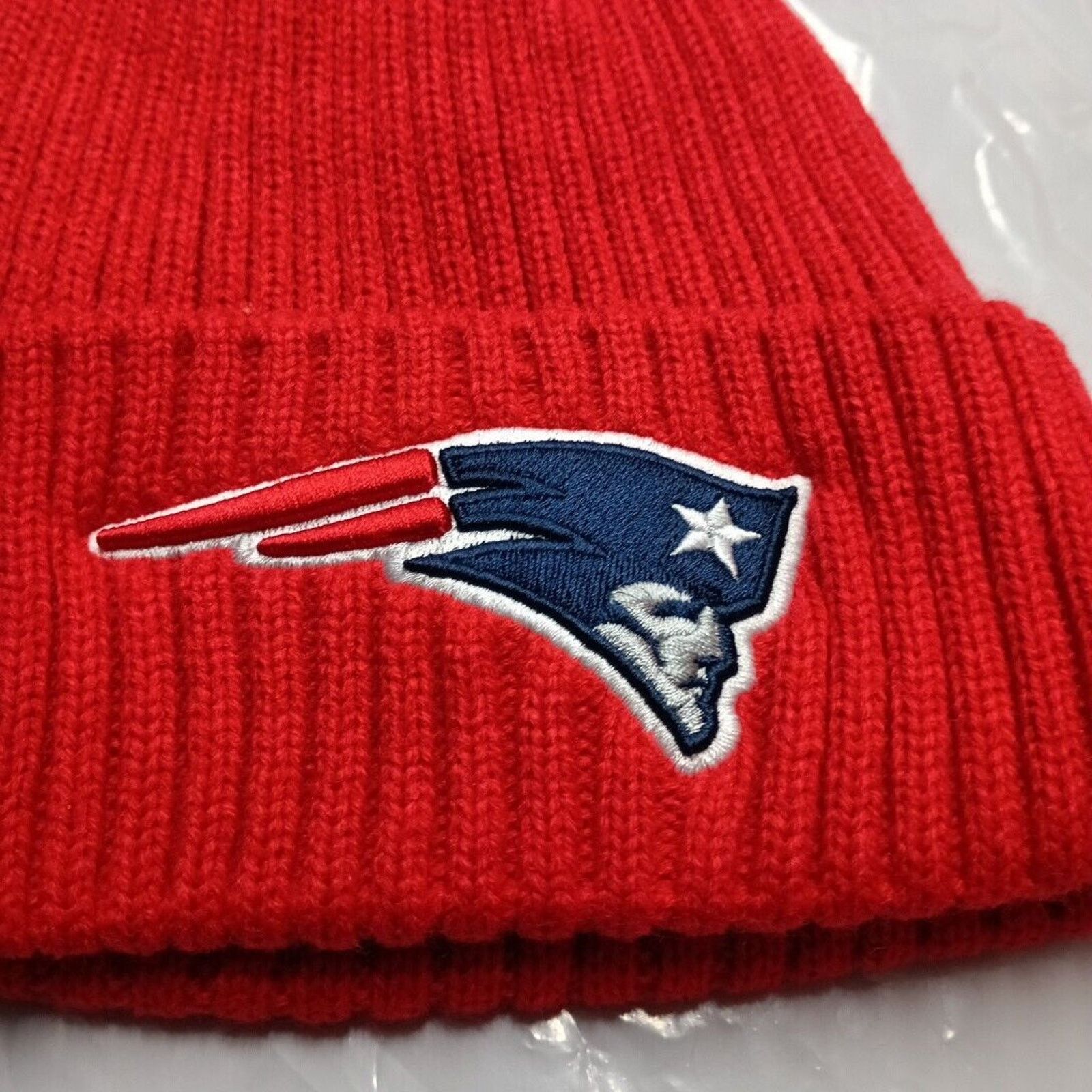 New Era New Era NFL New England Patriots Red Cuffed Knit Beanie Hat Size ONE SIZE - 2 Thumbnail