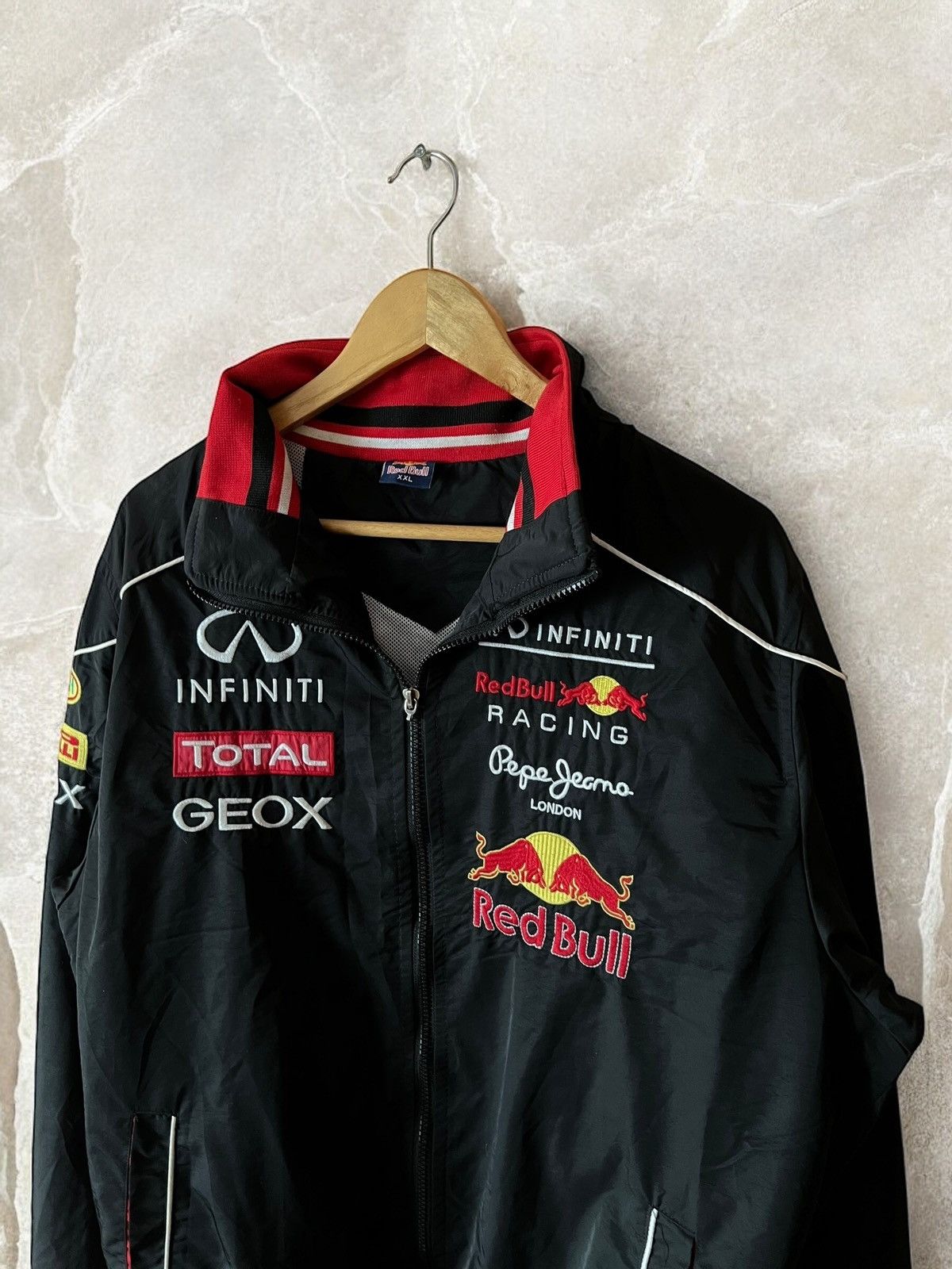 Vintage RED BULL RACING INFINITI Vintage RACING Jacket cars moto Size US L / EU 52-54 / 3 - 3 Thumbnail