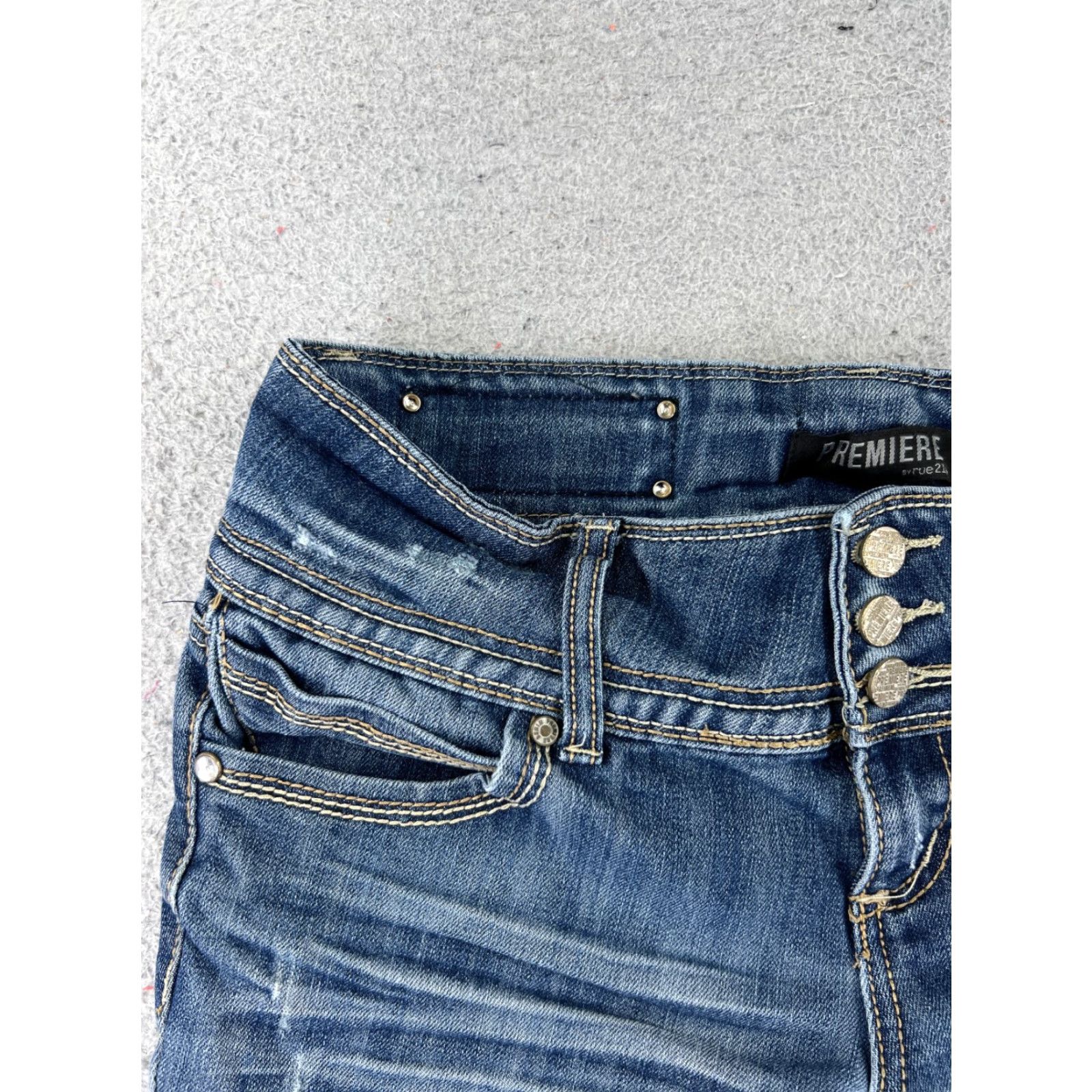 Vintage Premier Shorts Womens 7 Blue Denim Jean Distressed Cutoff Cotton Blend 30x3 Size 28" / US 6 / IT 42 - 4 Thumbnail