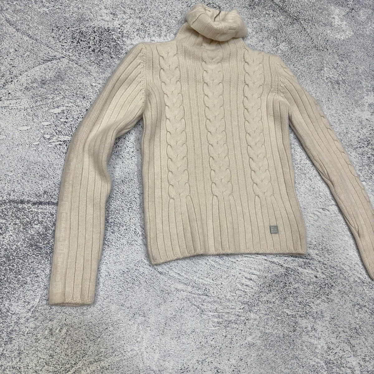 Chanel Chanel Beige Knitted High Neck Cashmere Sweater M size 38 Size S / US 4 / IT 40 - 2 Thumbnail