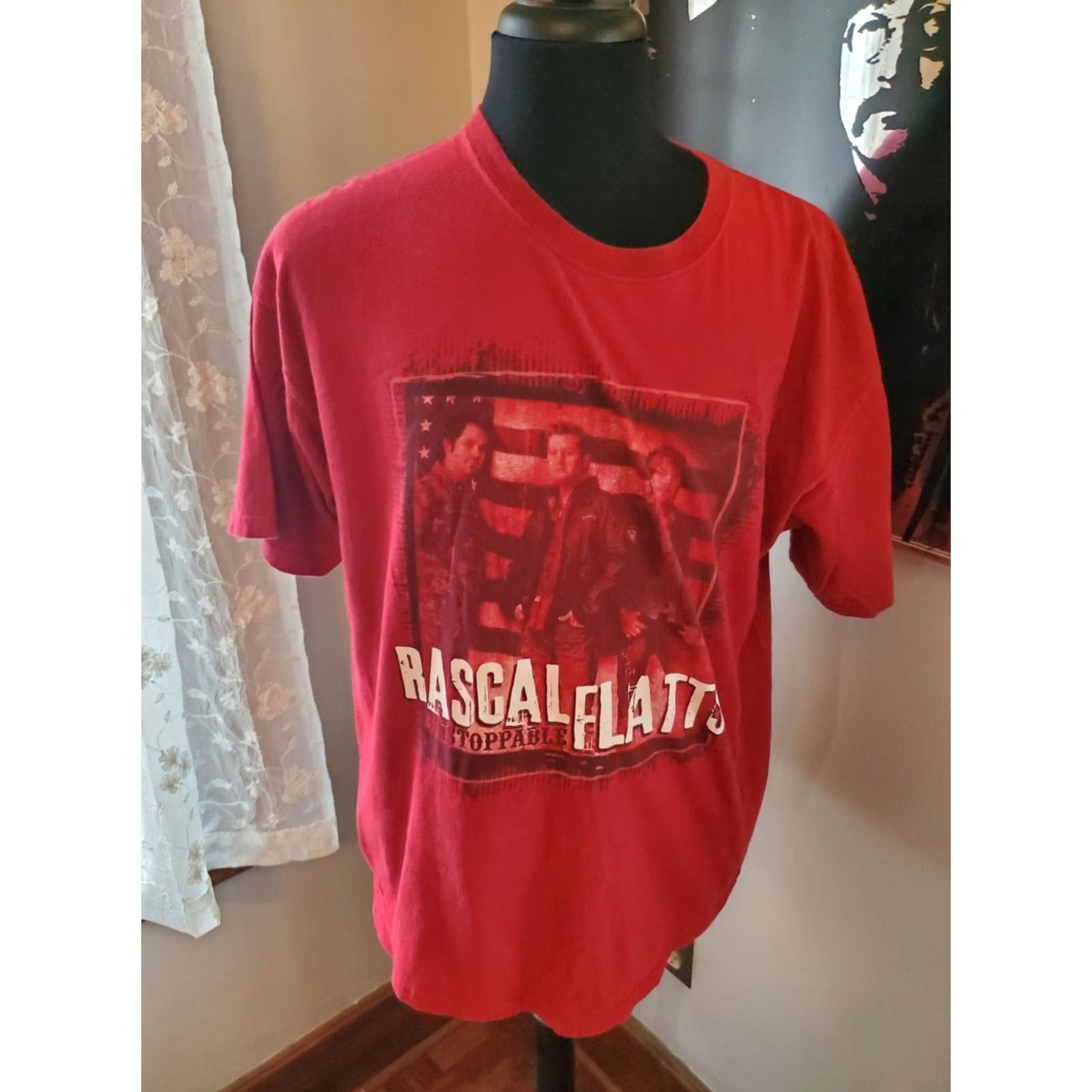 Gildan Rascal Flatts Unstoppable T-shirt Men XL Graphic Tee Crew Neck Red 100% Cotton Short Sleeve Gildan Music Band Size US XL / EU 56 / 4 - 2 Thumbnail