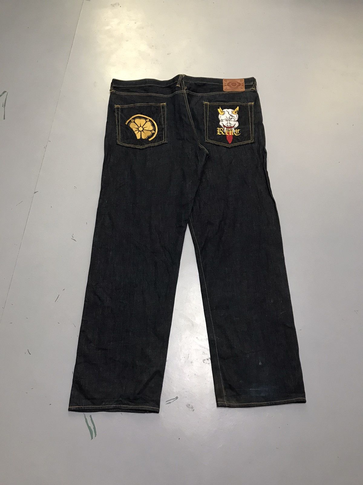 Japanese Brand Vintage Red monkey company embroidered denim 50x38 Size US 44 / EU 60 - 1 Thumbnail