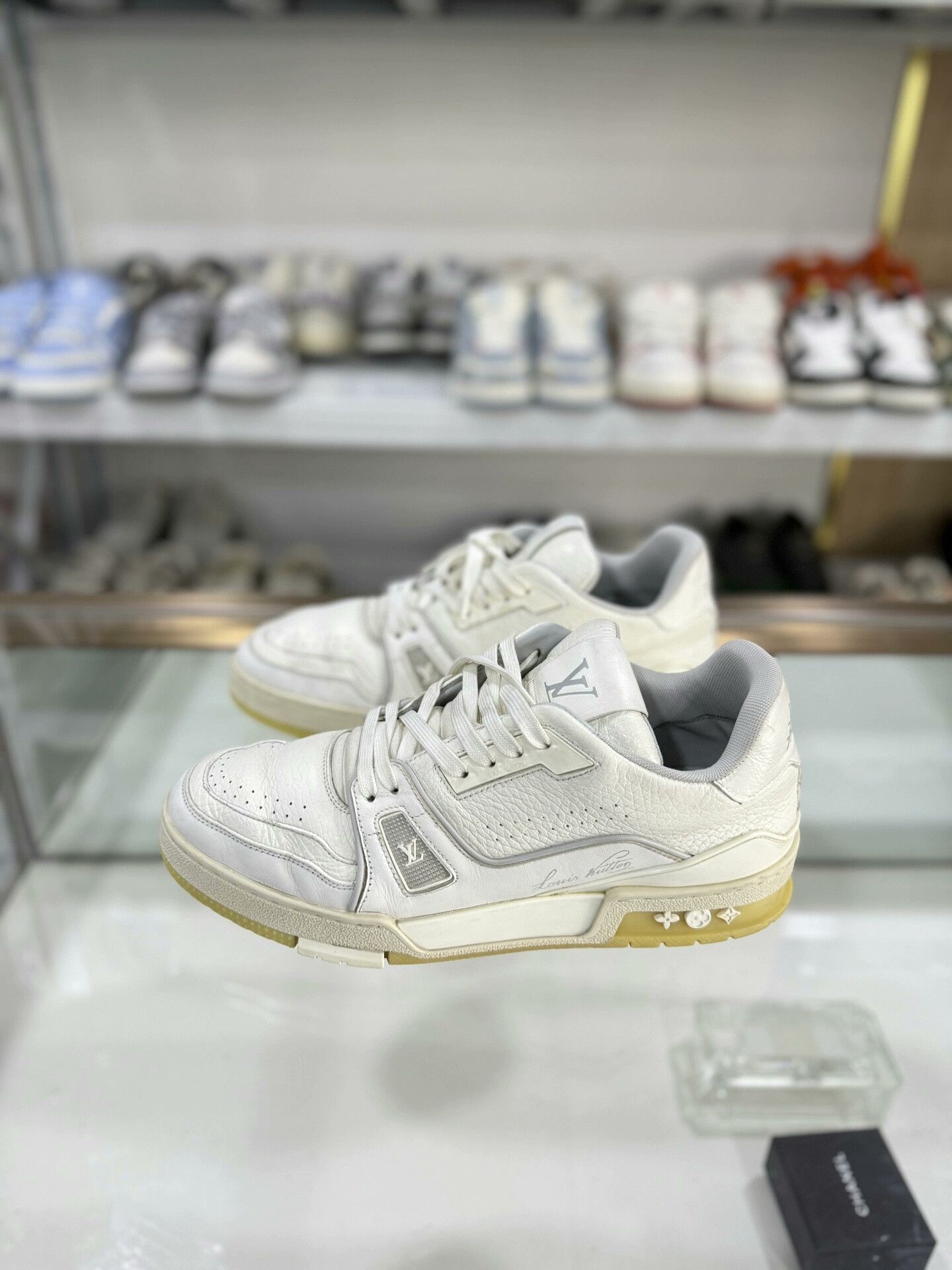 Louis Vuitton Louis Vuitton LV Trainer White Cement Size US 8 / EU 41 - 1 Thumbnail