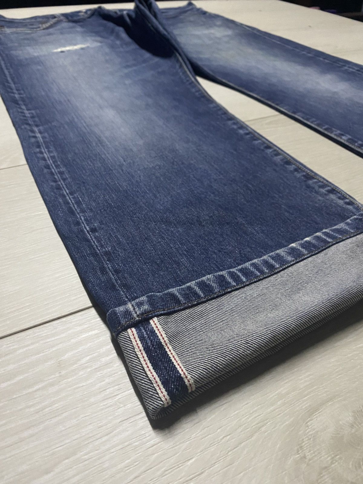 Uniqlo Vintage Japanese Uniqlo Selvedge Blue wash Distressed Jeans Size US 39 - 12 Thumbnail