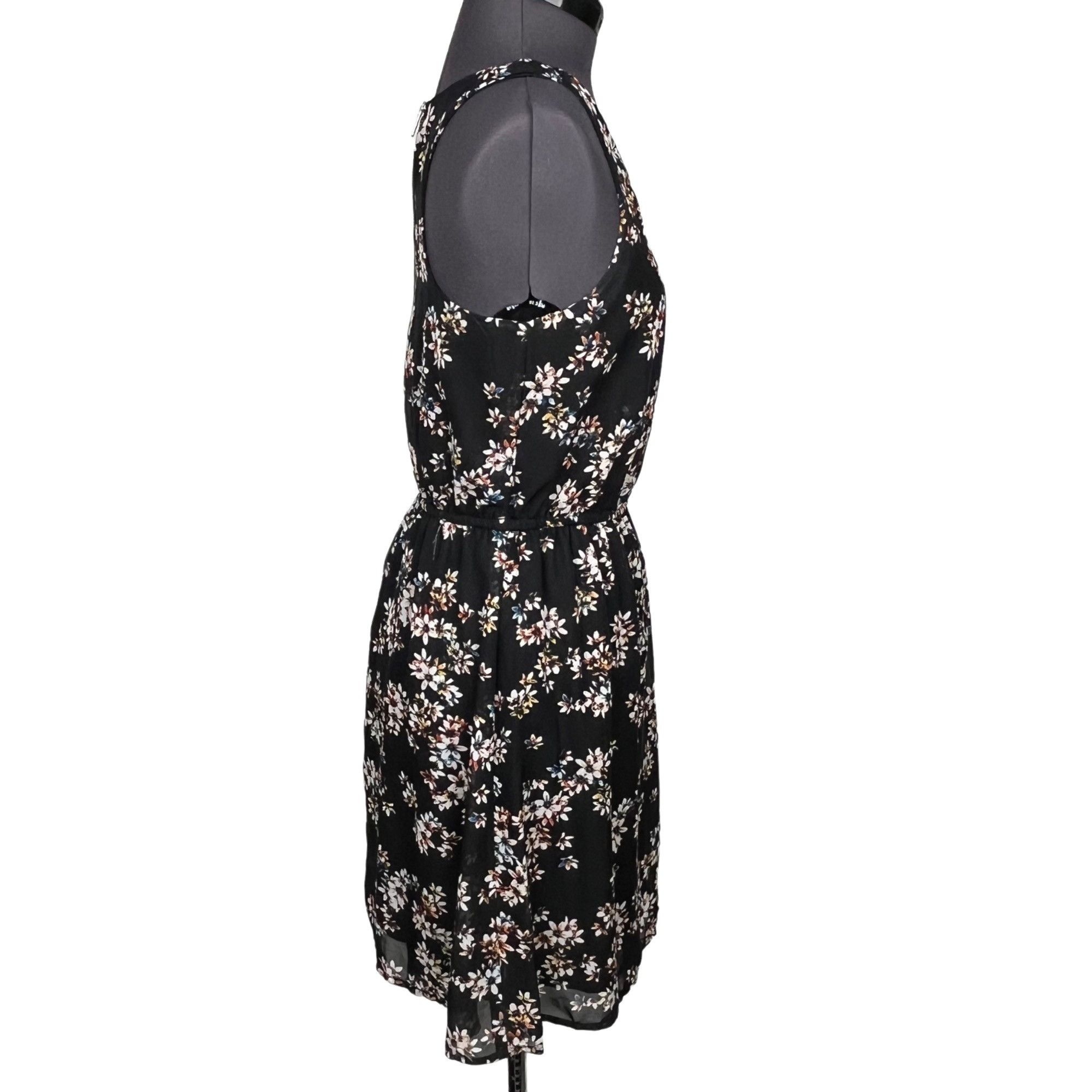 Other Xhilaration Women's Sleeveless Chiffon Dress Scoop-Neck Flor Size S / US 4 / IT 40 - 6 Thumbnail