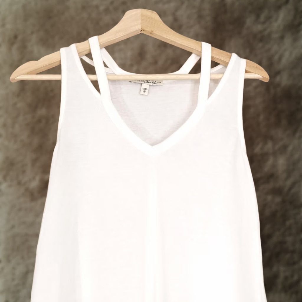 Express Express One Eleven Tank Womens XS White Tunic V-Neck Lightweight Jersey Size XS / US 0-2 / IT 36-38 - 1 Thumbnail