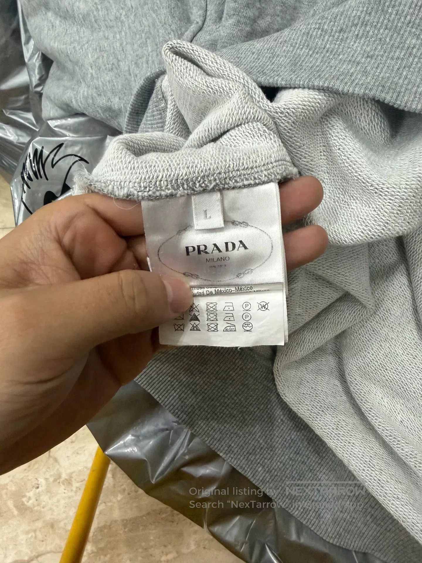 Prada PRADA Logo Crewneck Long-Sleeve Sweatshirt. Size US M / EU 48-50 / 2 - 4 Thumbnail