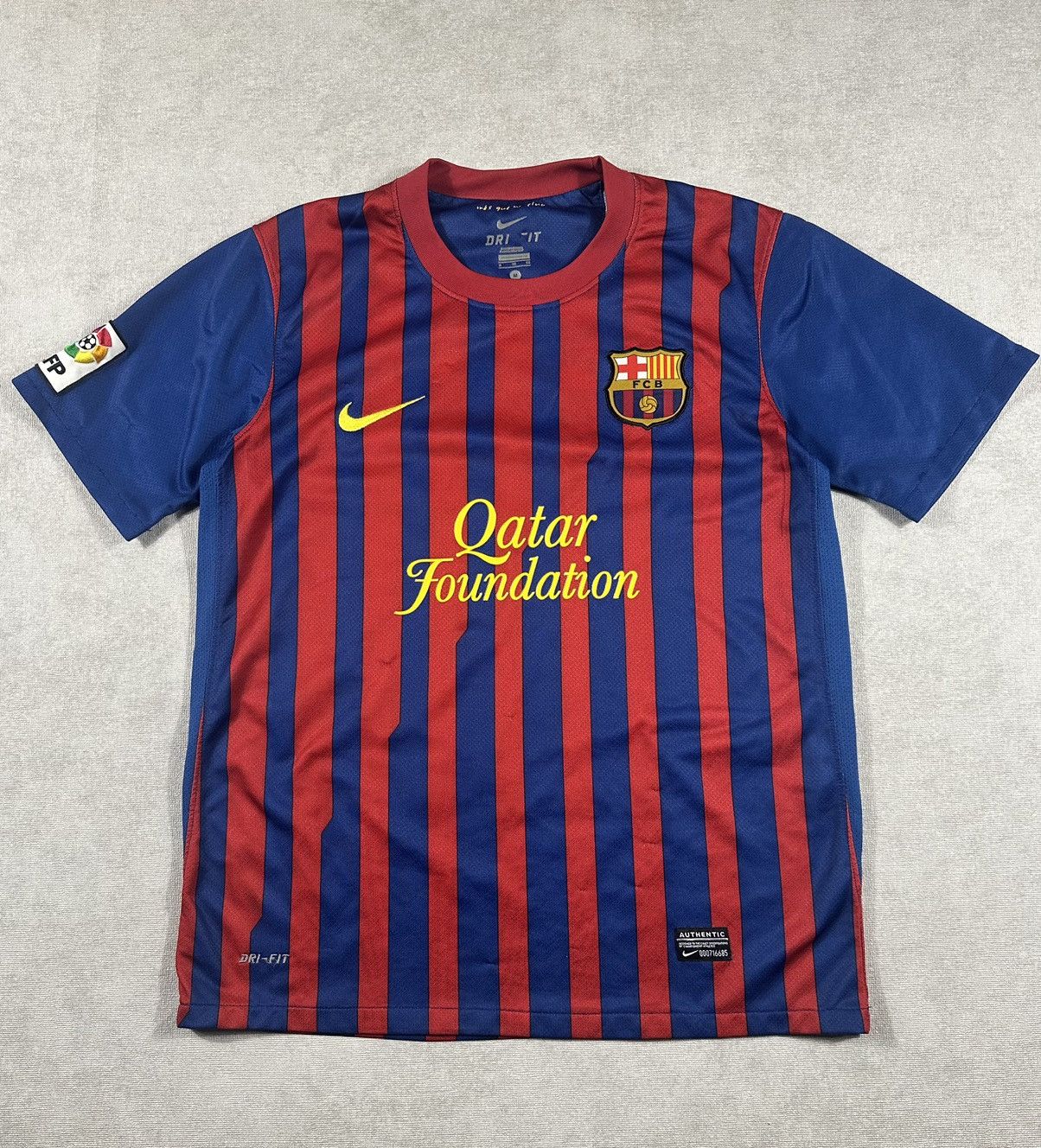 Nike Nike Vintage FC Barcelona Soccer Jersey T-shirt Size US M / EU 48-50 / 2 - 1 Thumbnail