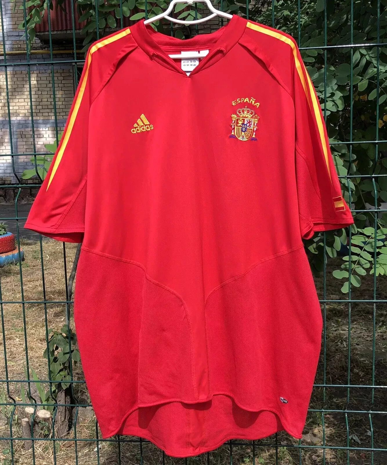 Adidas VINTAGE SPAIN NATIONAL 2003 2004 2005 HOME JERSEY SOCCER Size US XXL / EU 58 / 5 - 1 Thumbnail