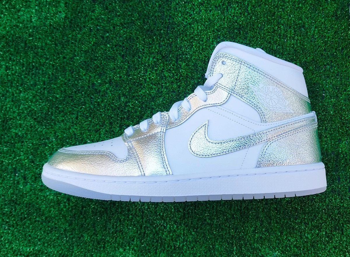 Jordan Brand Shoes Air Jordan 1 Mid unisex Size US 11.5 / IT 41.5 - 6 Thumbnail
