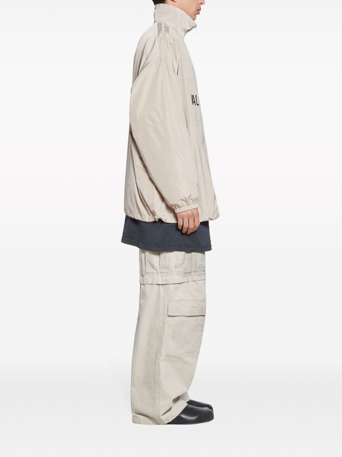 Balenciaga o1bcso1str0426 Zip-Up Jacket in Beige Size US S / EU 44-46 / 1 - 5 Thumbnail