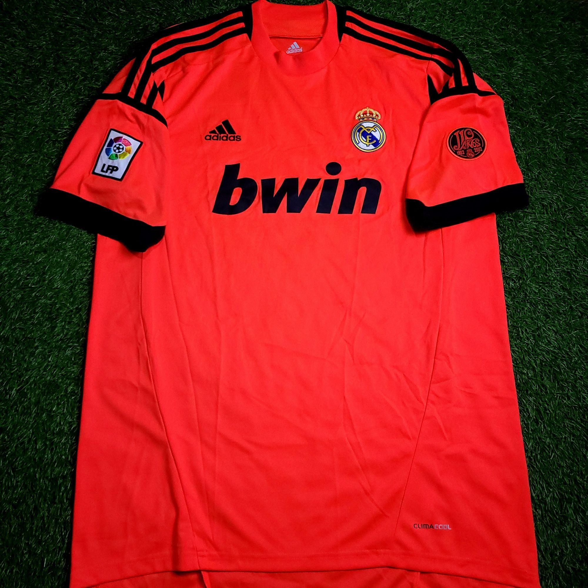 Adidas Casillas Real Madrid 2012 2013 Anniversary Soccer Jersey L Size US L / EU 52-54 / 3 - 2 Thumbnail
