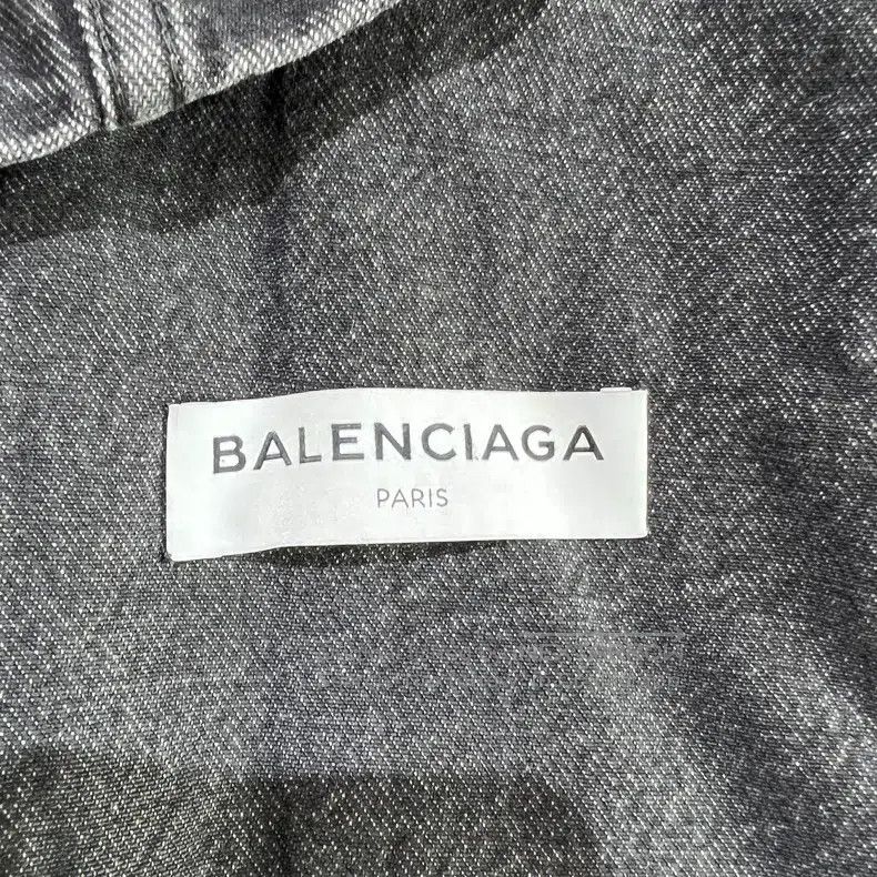 Balenciaga Balenciaga size 34 Black washed to make old pleated short Size S / US 4 / IT 40 - 6 Thumbnail