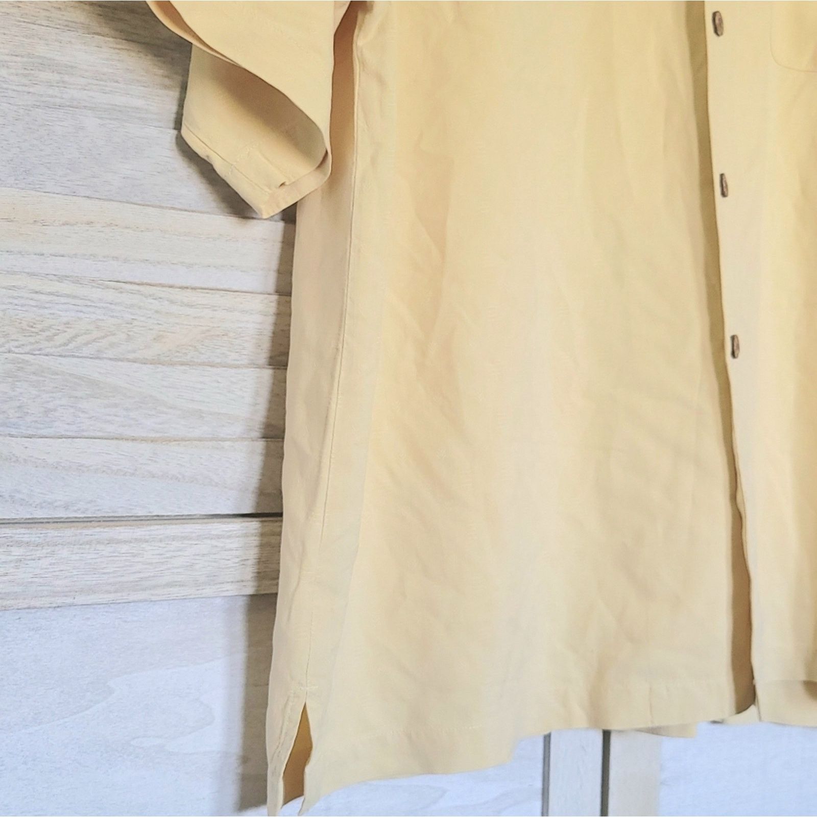 Tommy Bahama Tommy Bahama 100% Silk Mens Short Sleeve XL Like New Yellow Size US XL / EU 56 / 4 - 7 Thumbnail