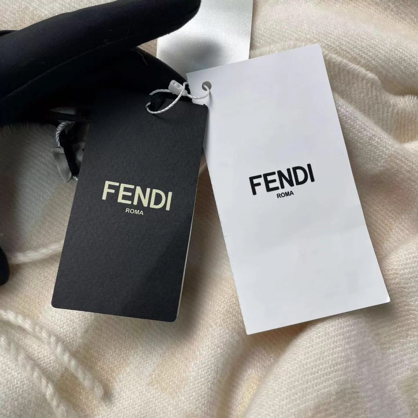 Fendi Fendi Scarf with tags Size ONE SIZE - 3 Thumbnail