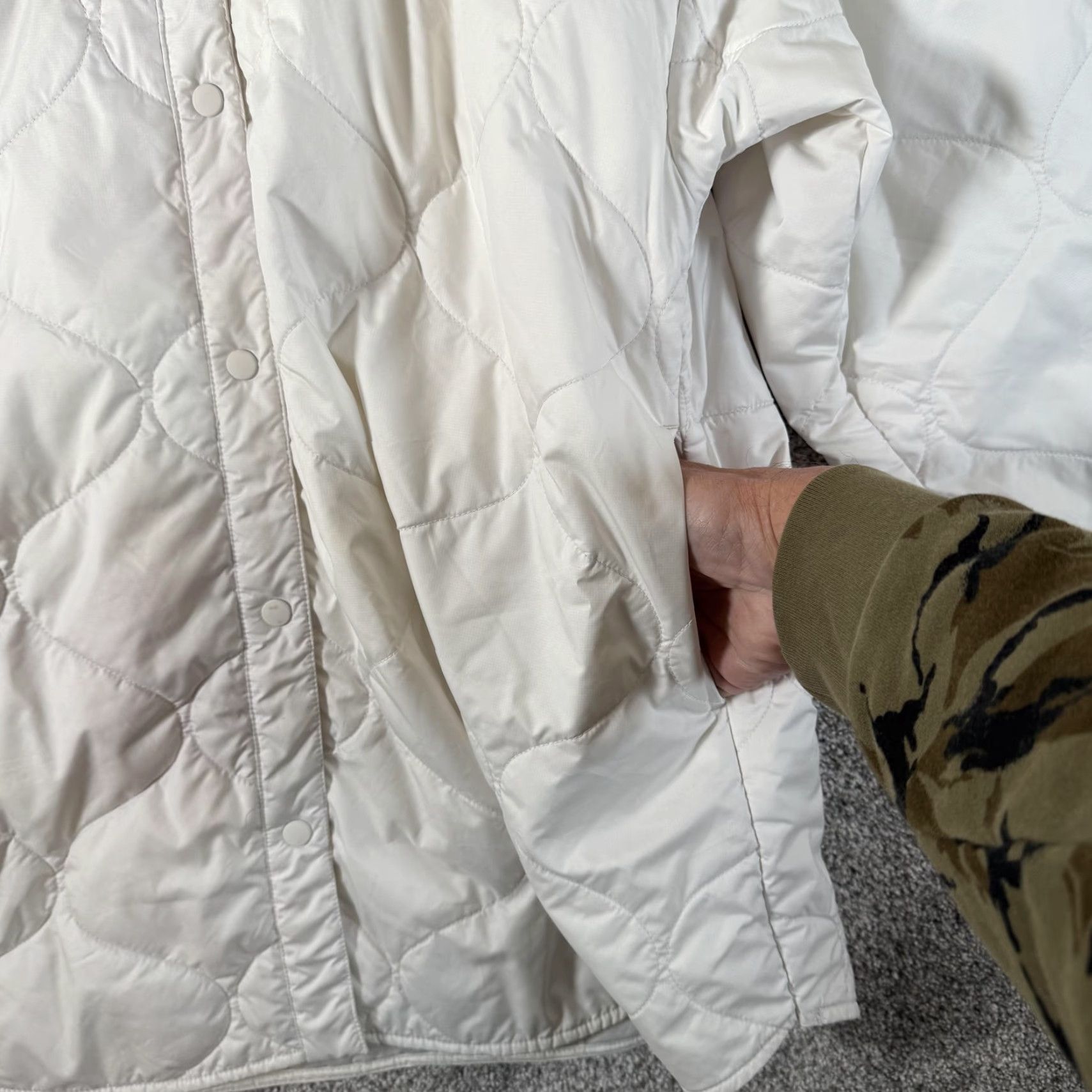 Nike Nike Quilted Shirt Jacket Mens Small White Snap Front Puffer Pockets FB8732-133 Size US S / EU 44-46 / 1 - 6 Thumbnail