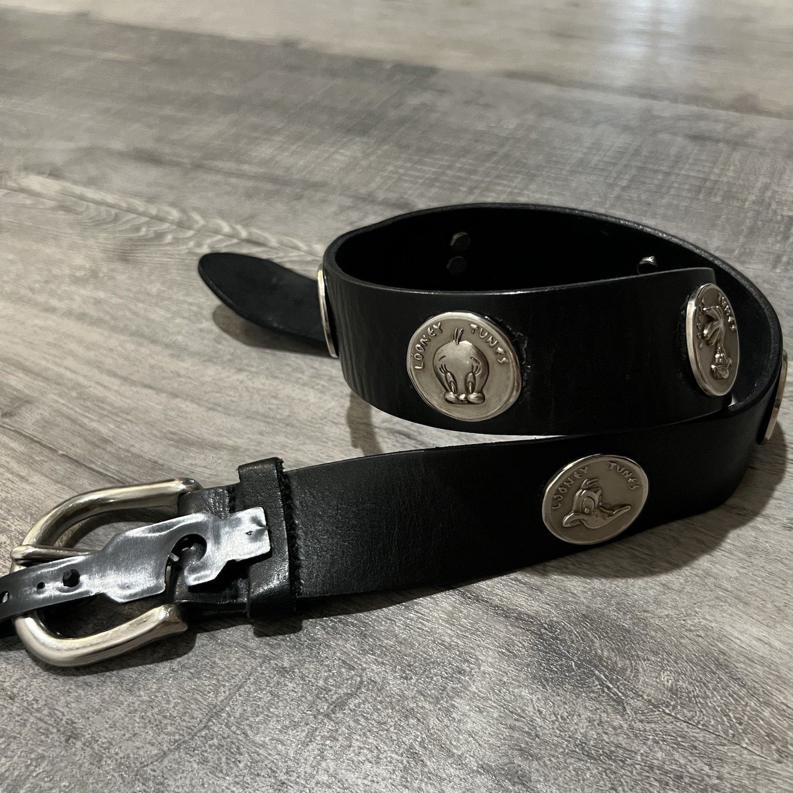 Warner Bros VTG Warner Brothers LOONEY TUNES Black Leather Belt Sz 28 Size ONE SIZE - 1 Thumbnail