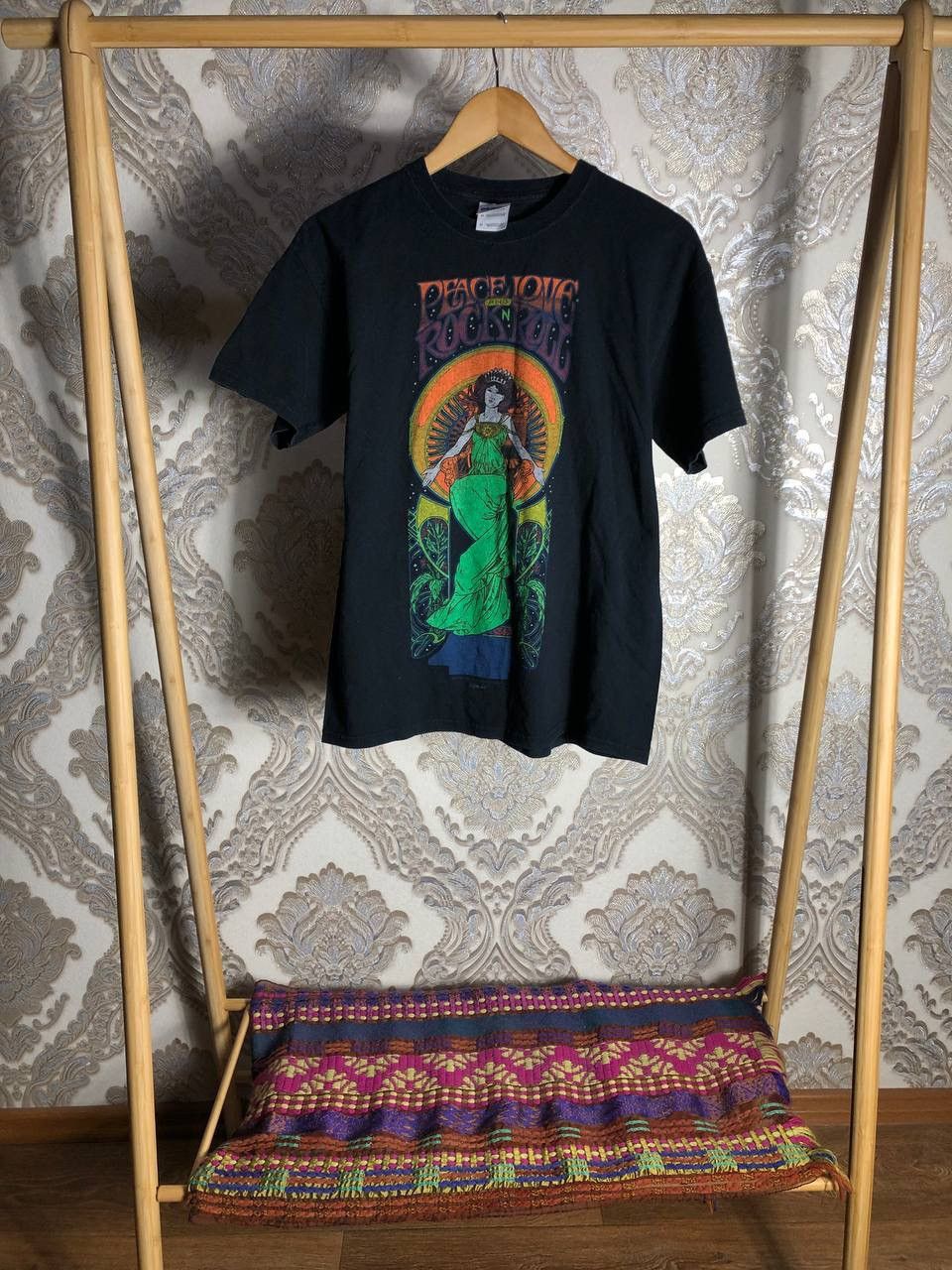 Band Tees × Vintage VERY RARE PEACE AND LOVE ROCK N ROLL BAND ROCK T-SHIRT 90s Size US M / EU 48-50 / 2 - 1 Thumbnail