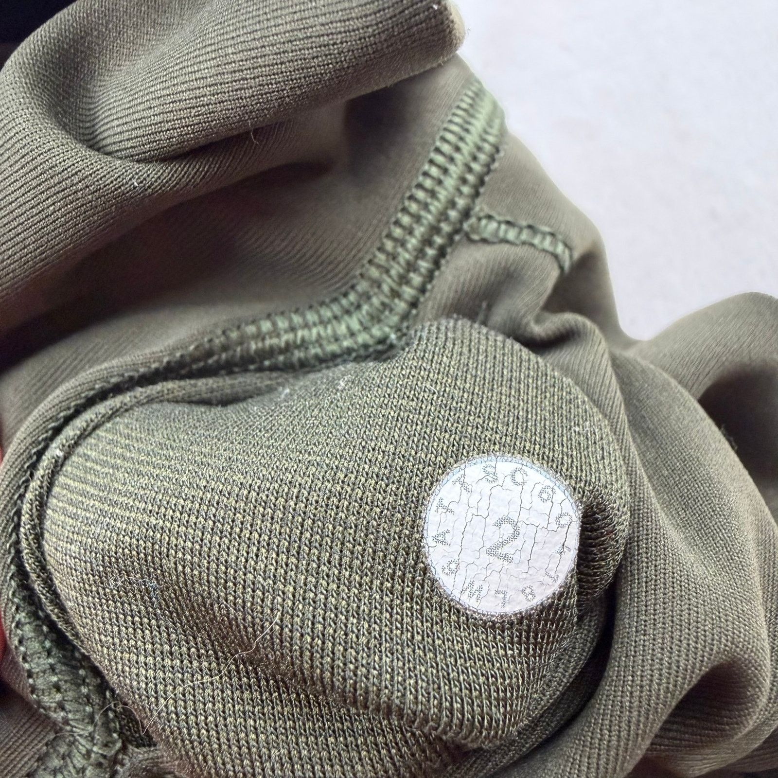Lululemon Lululemon Olive Green Crop Leggings Size 2 Size 24" / US 00 / IT 34 - 3 Thumbnail