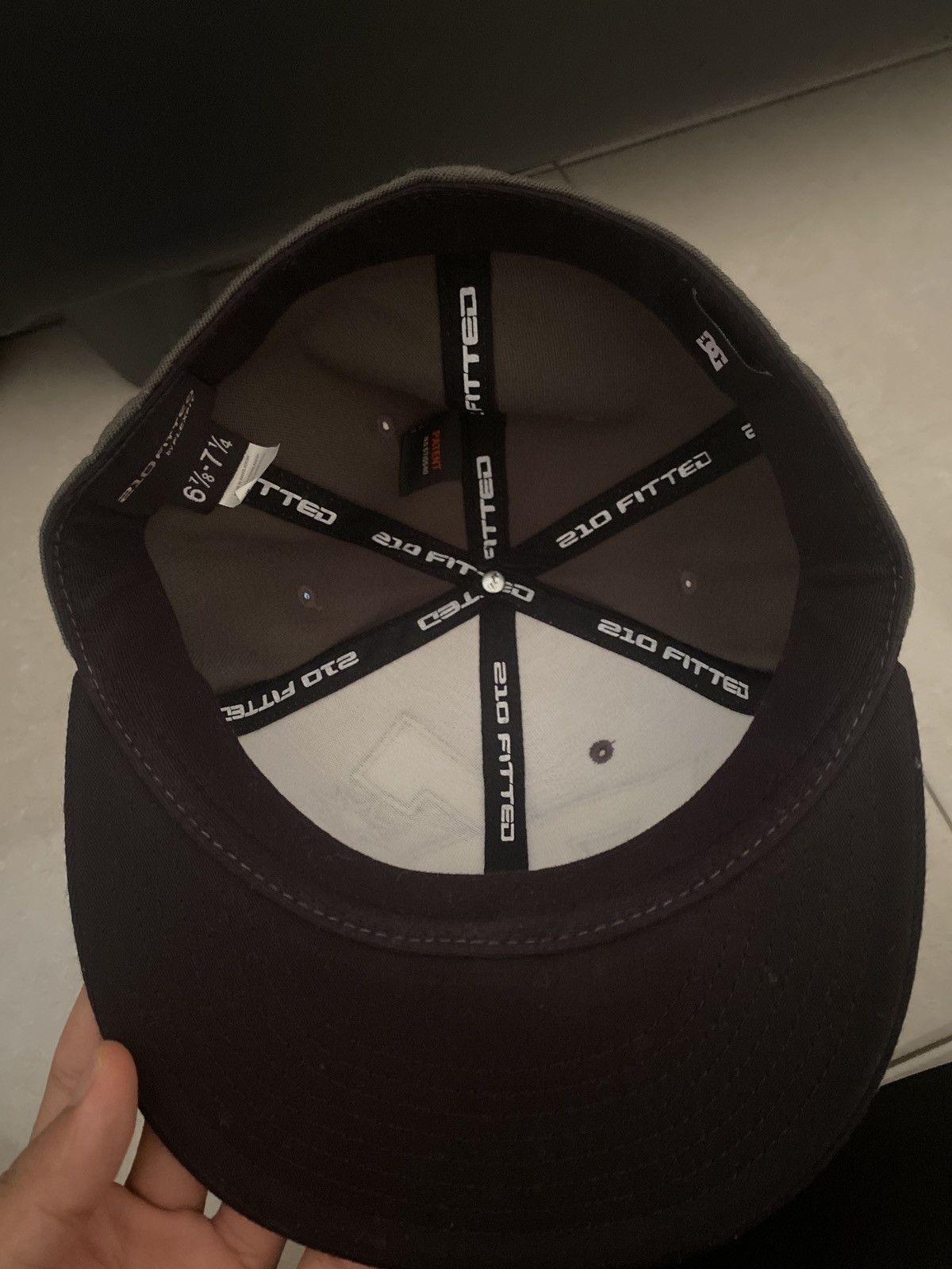 DC DC shoes 210 Fitted Snapback Emrodidered logo Size ONE SIZE - 9 Thumbnail