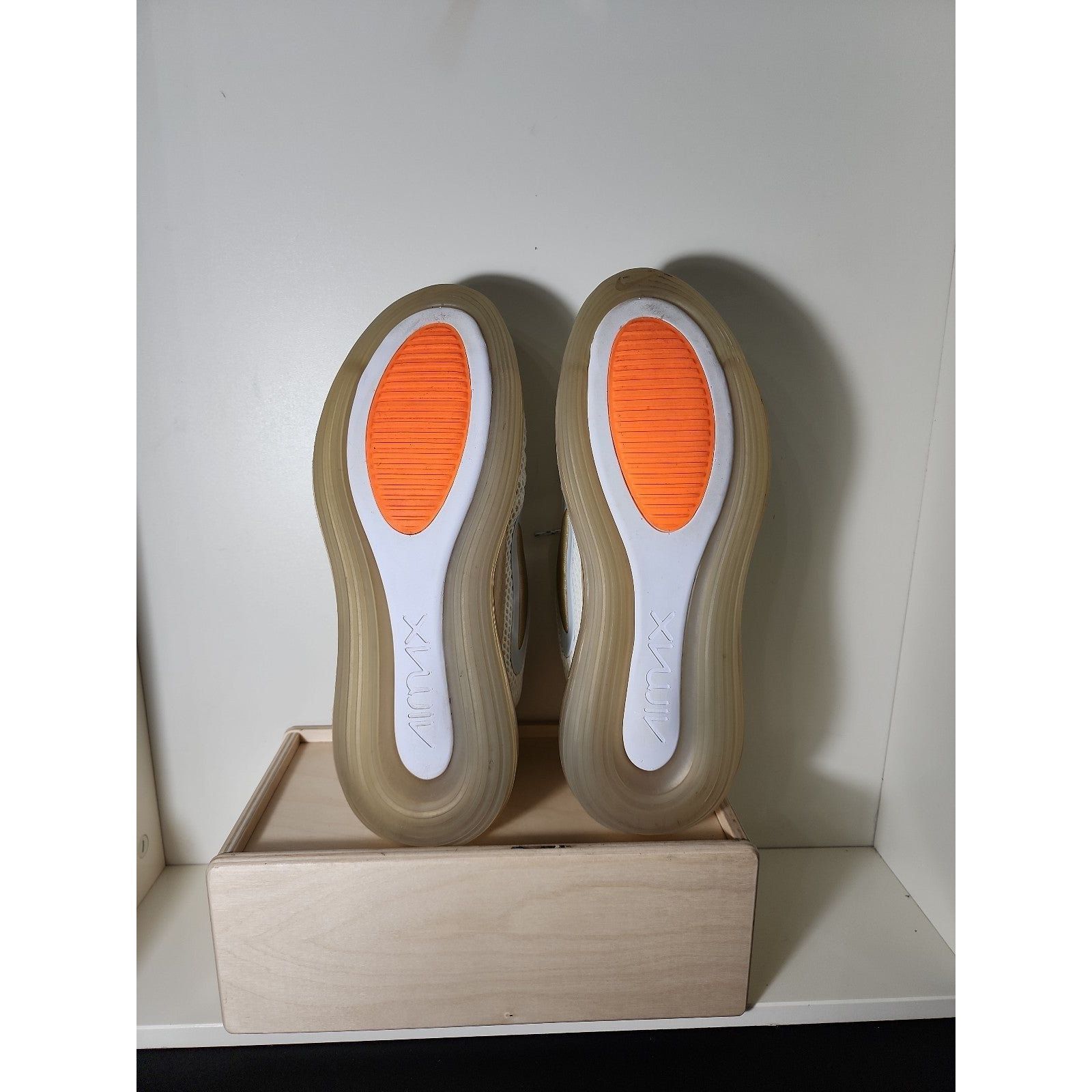 Nike NIKE AIR MAX 720 WHITE, ANTHRACITE & VANILLA Men's 9.5 Size US 9.5 / EU 42-43 - 6 Thumbnail