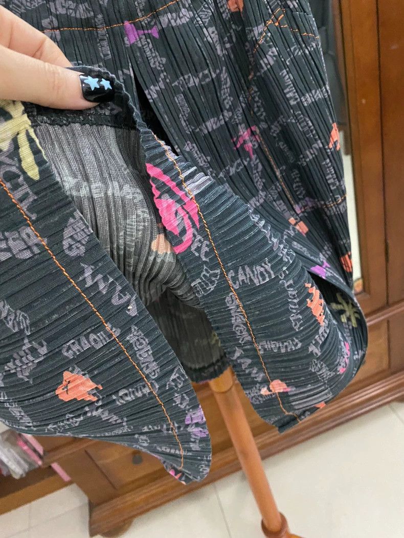 Issey Miyake Issey Miyake size:1 Black pleated short skirt Size 42" / US 20 - 6 Thumbnail