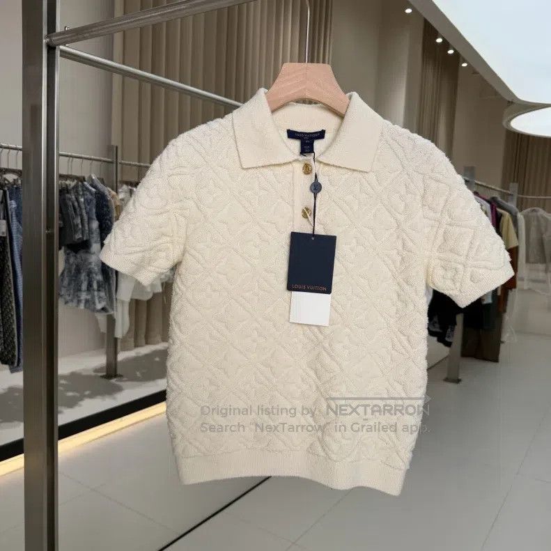 Louis Vuitton Louis Vuitton Cream Embossed Full Print Wool Short Sleeve Size US XS / EU 42 / 0 - 1 Thumbnail
