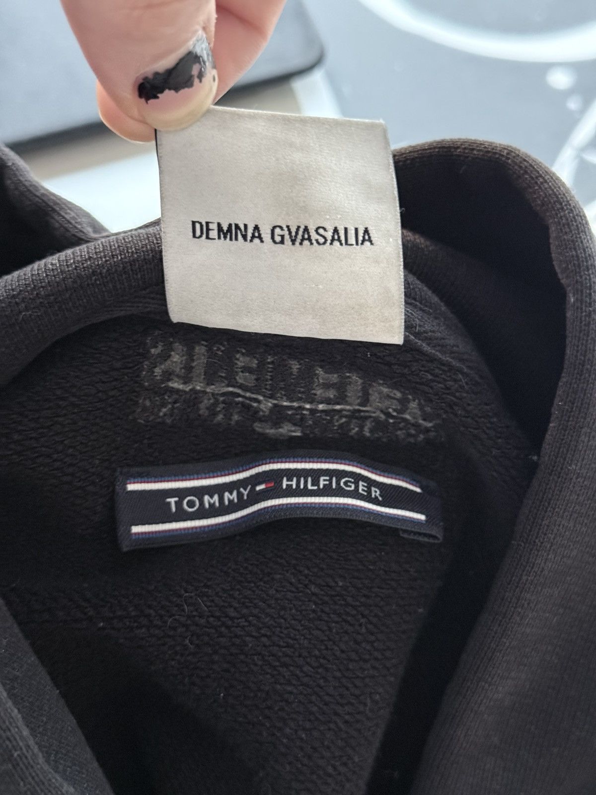 Vetements VETEMENTS x Tommy Hilfiger OG Embroidered Oversized Hoodie Size US M / EU 48-50 / 2 - 5 Thumbnail