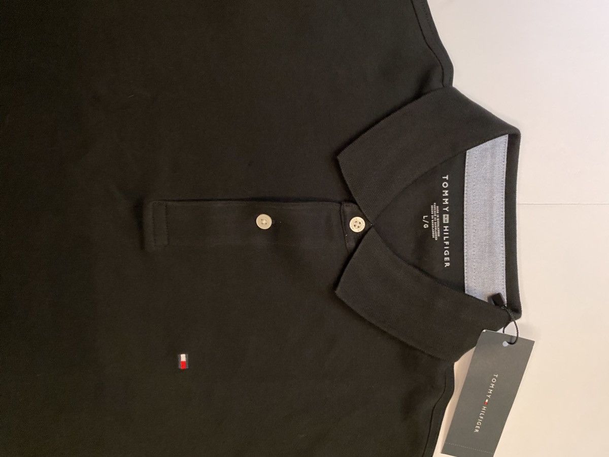 Tommy Hilfiger Tommy Hilfiger Mens Classic Fit Pique Polo Black Large NWT Size US L / EU 52-54 / 3 - 3 Thumbnail