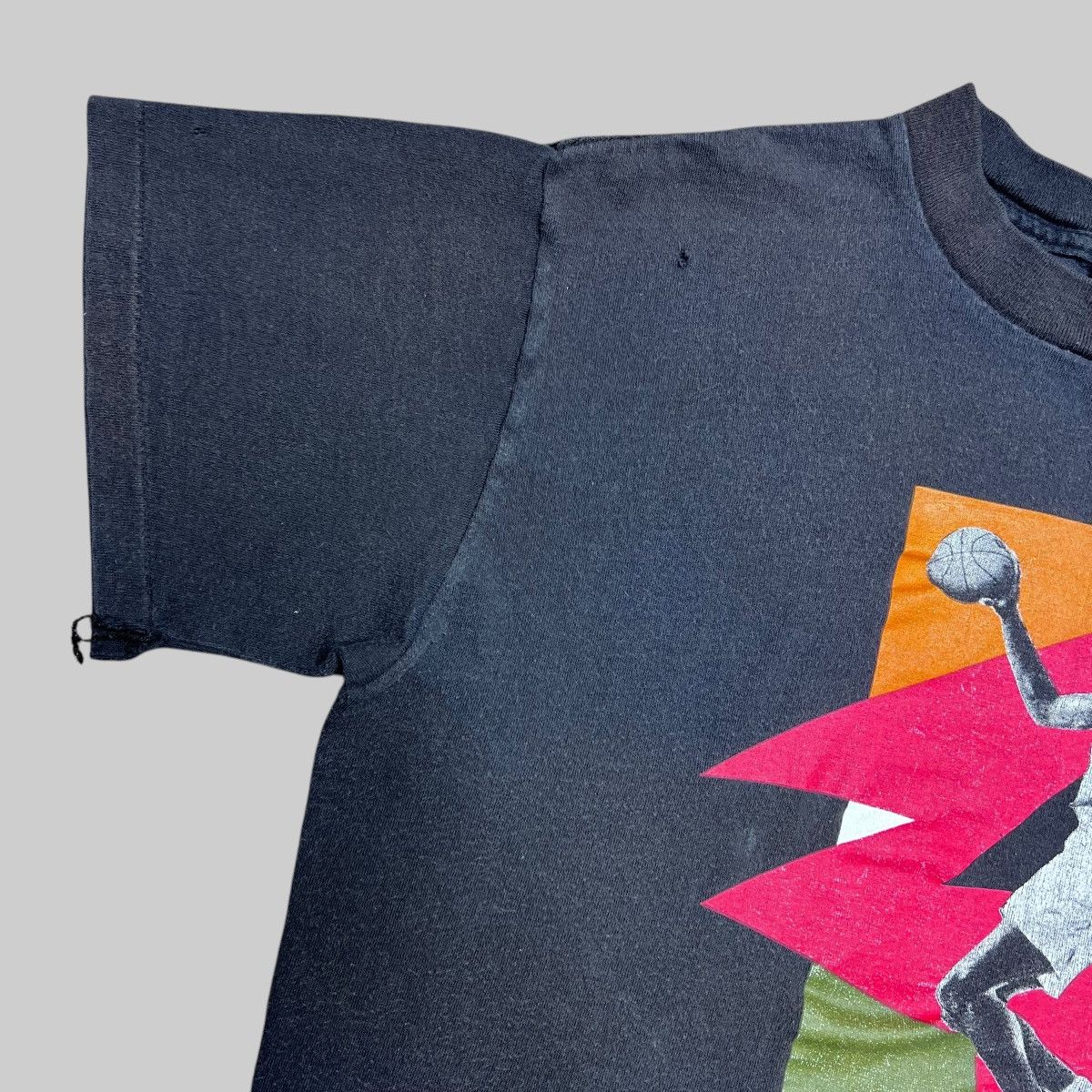 Jordan Brand × Nike × Vintage Vintage 1990s Nike Michael Jordan Gray Tag Youth Large Tee Size US M / EU 48-50 / 2 - 4 Thumbnail