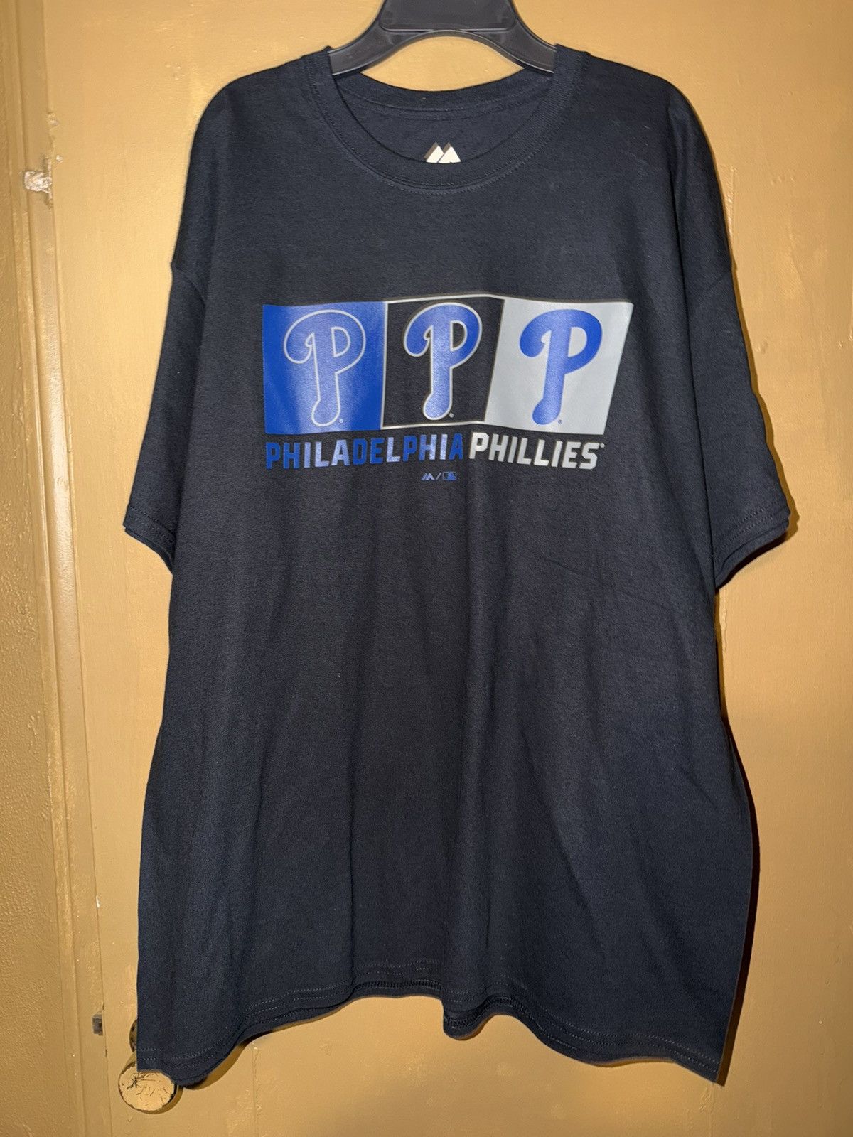 Majestic Majestic MLB Philadelphia Phillies Graphic Tee Mens XL Size US XL / EU 56 / 4 - 1 Thumbnail