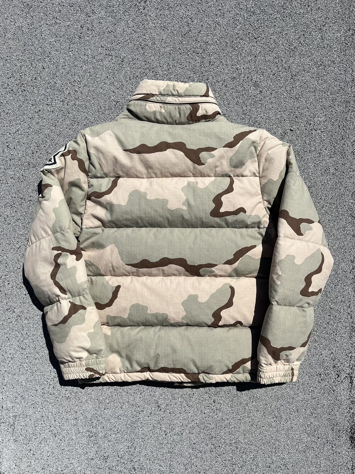 Junya Watanabe × Moncler AD2006 CDG Junya Watanabe X Moncler Camo Puffer Down Jacket Size US S / EU 44-46 / 1 - 2 Thumbnail