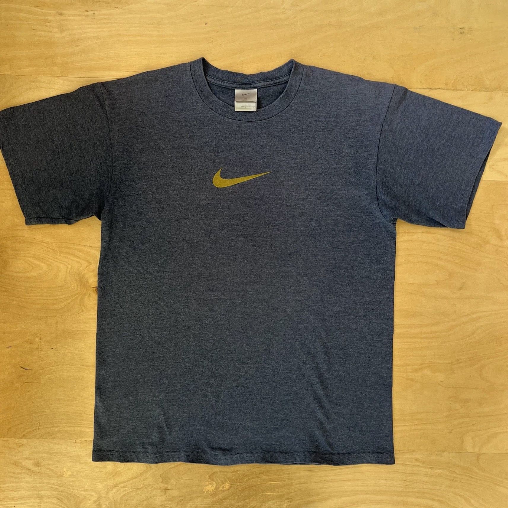 Nike VINTAGE Nike Center Swoosh Shirt Medium Blue 90s USA Captain America Logo Nike Center Swoosh Shirt Medium Blue Size US M / EU 48-50 / 2 - 2 Thumbnail