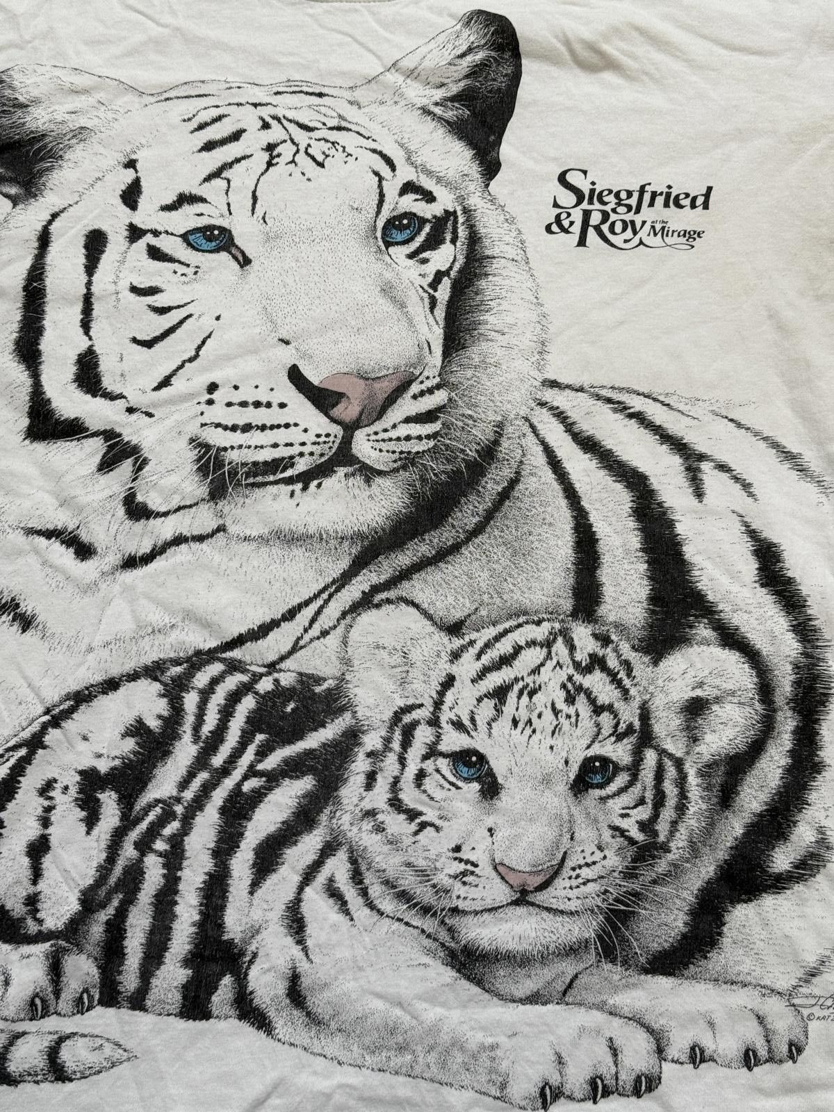 Designer VTG Siegfried and Roy T-shirt Mirage Vegas Bengal Tigers Size US M / EU 48-50 / 2 - 3 Thumbnail