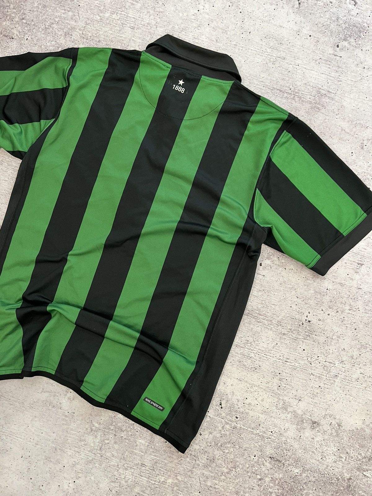 Nike 🩸RARE🩸Nike Celtic Vintage 2006/2007 Jersey Size US L / EU 52-54 / 3 - 8 Thumbnail