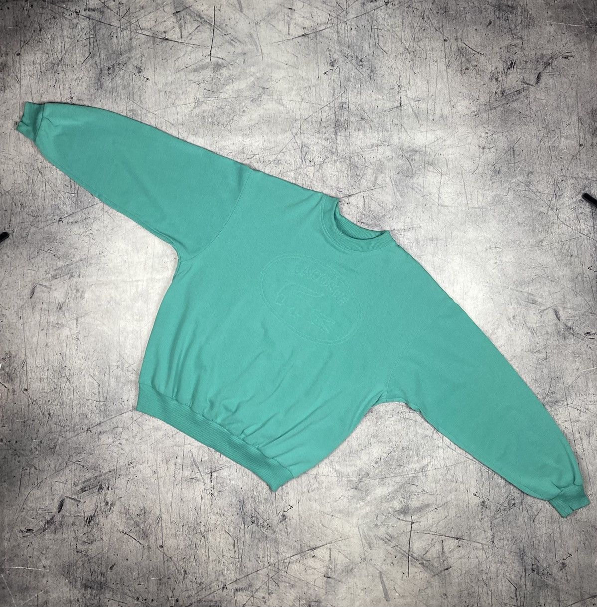 Lacoste Vtg Chemise Lacoste Tonal Embossed Logo Crewneck Sweatshirt Size US L / EU 52-54 / 3 - 8 Thumbnail