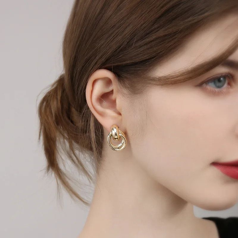 Other Gold Color Metal Twisted Earring Size ONE SIZE - 4 Thumbnail