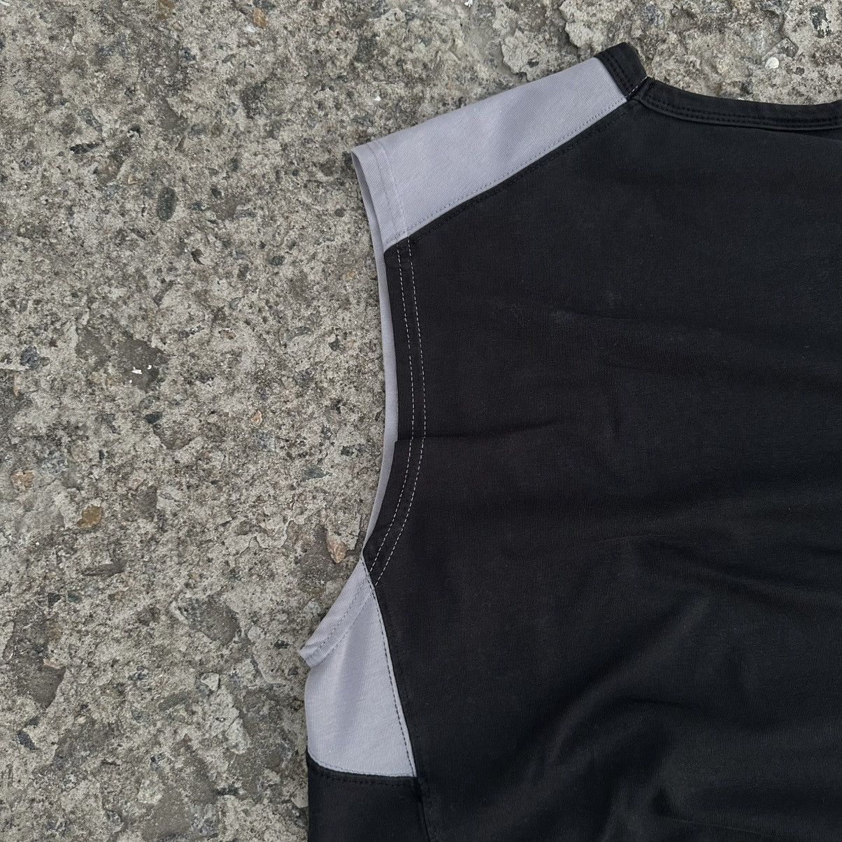 Nike VTG Nike Sleeveless Tank Top Y2K 00s Hype Trend Grunge Size US M / EU 48-50 / 2 - 9 Thumbnail