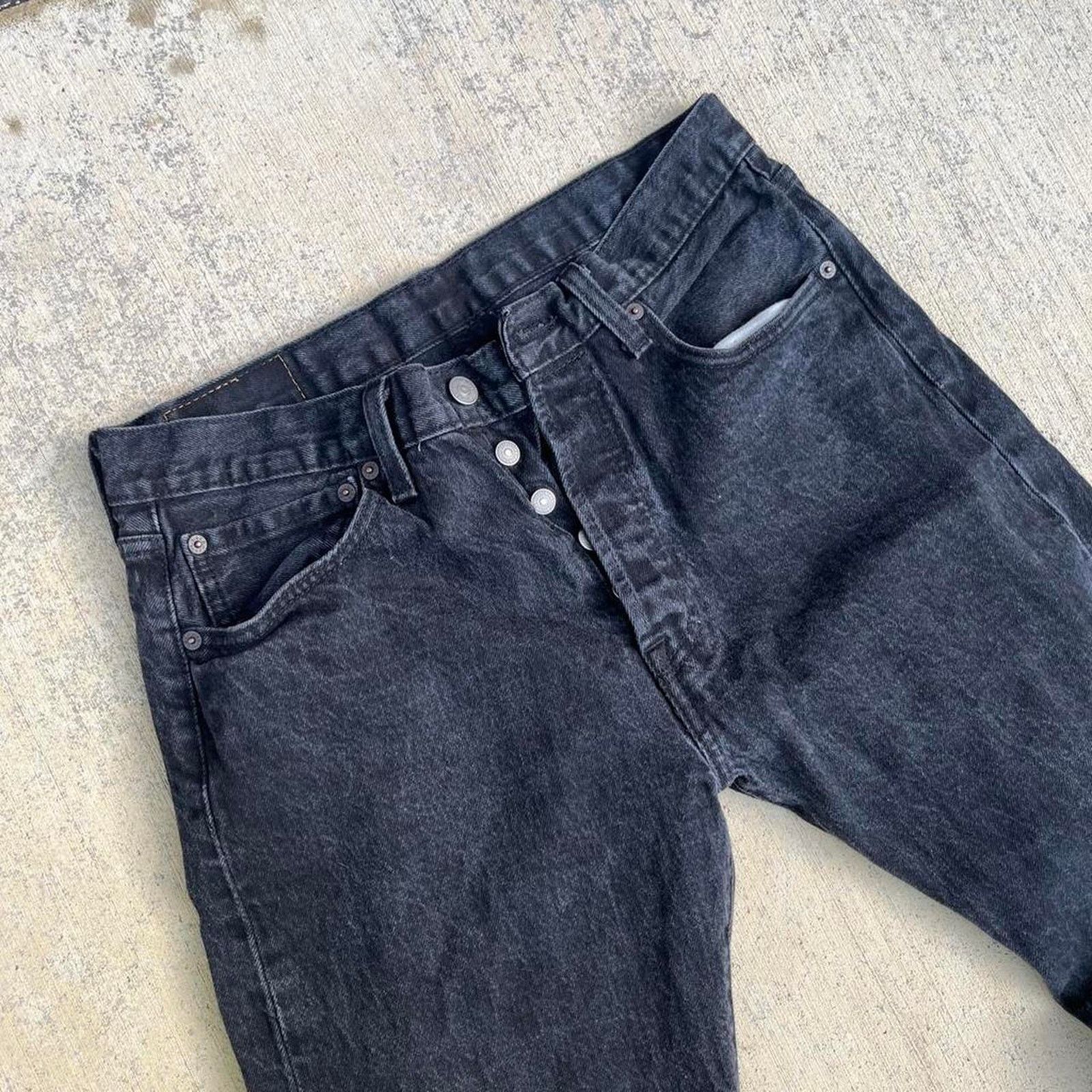 Levi's Straight Leg Black 501 Levi’s Button-Fly Dark Faded Denim Size US 33 - 2 Thumbnail