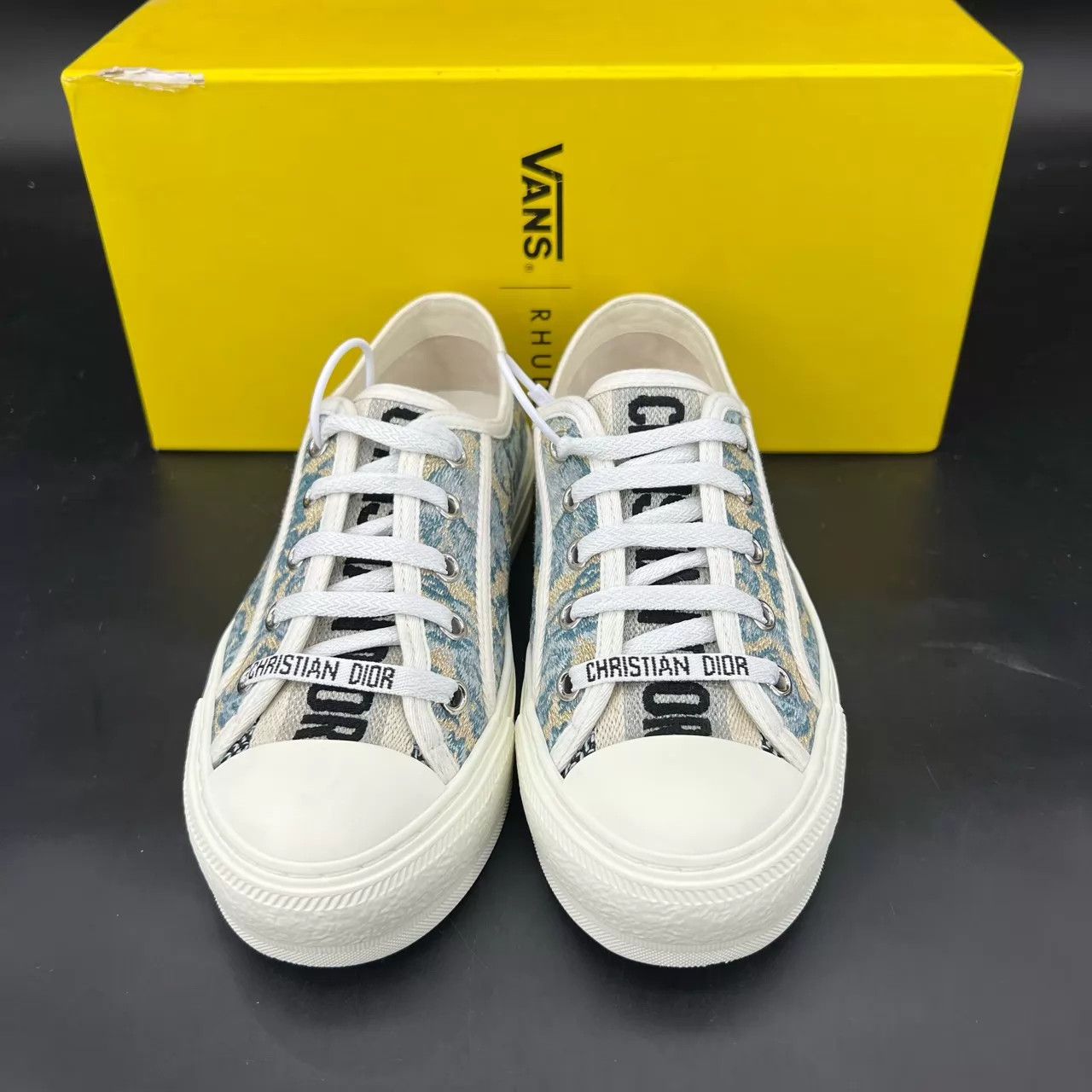 Dior DIOR Walk'n'Dior Cotton Embroidered 34.5 Worn Once Size US 4 / IT 34 - 4 Thumbnail