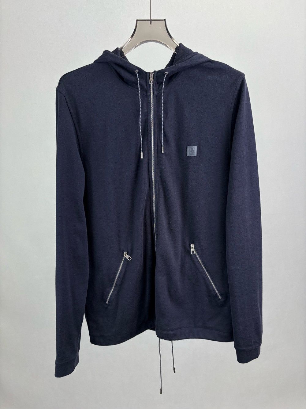 Louis Vuitton Louis Vuitton Logo Patch Hooded Sweatshirt Size XL Size US XL / EU 56 / 4 - 1 Thumbnail