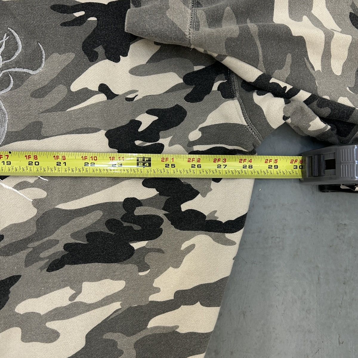 Vintage Y2K Camo Skull Hoodie – Oversized 3XL Size US XXL / EU 58 / 5 - 5 Thumbnail