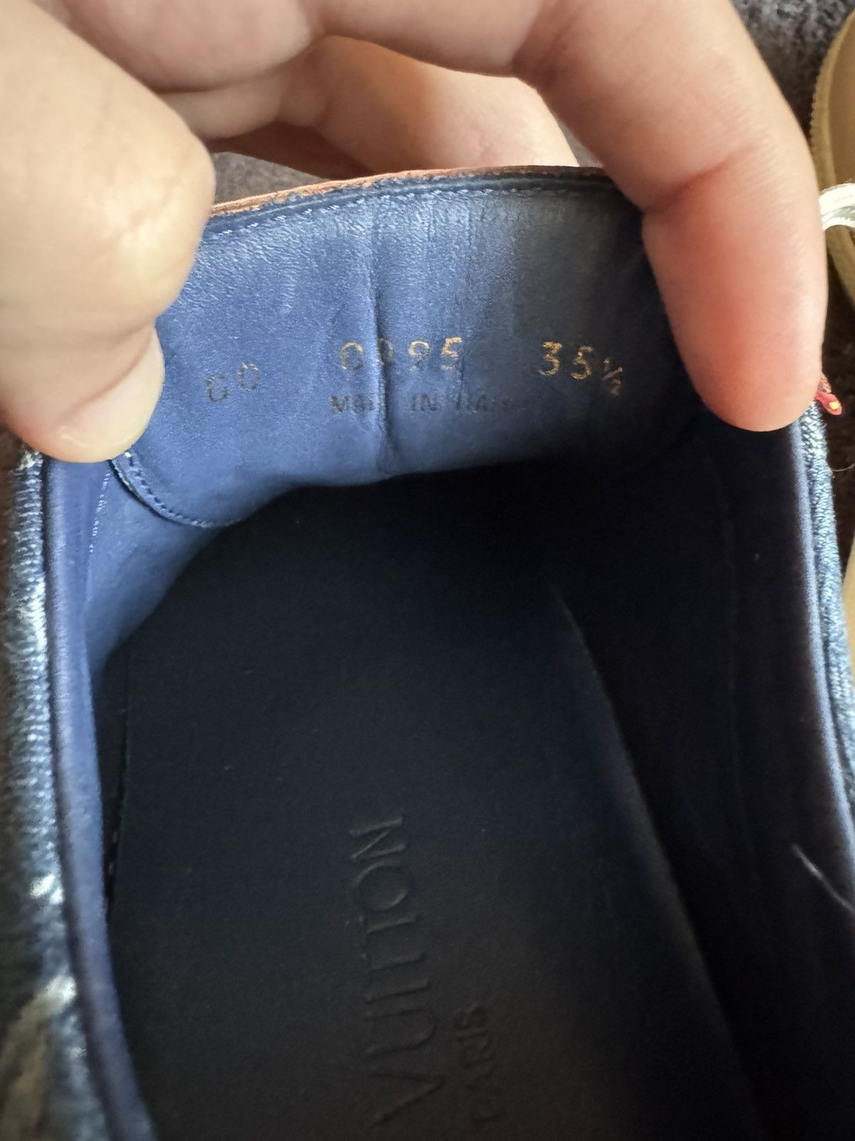 Louis Vuitton Louis Vuitton beige leather blue monogram denim sneakers Size US 5 / IT 35 - 10 Thumbnail