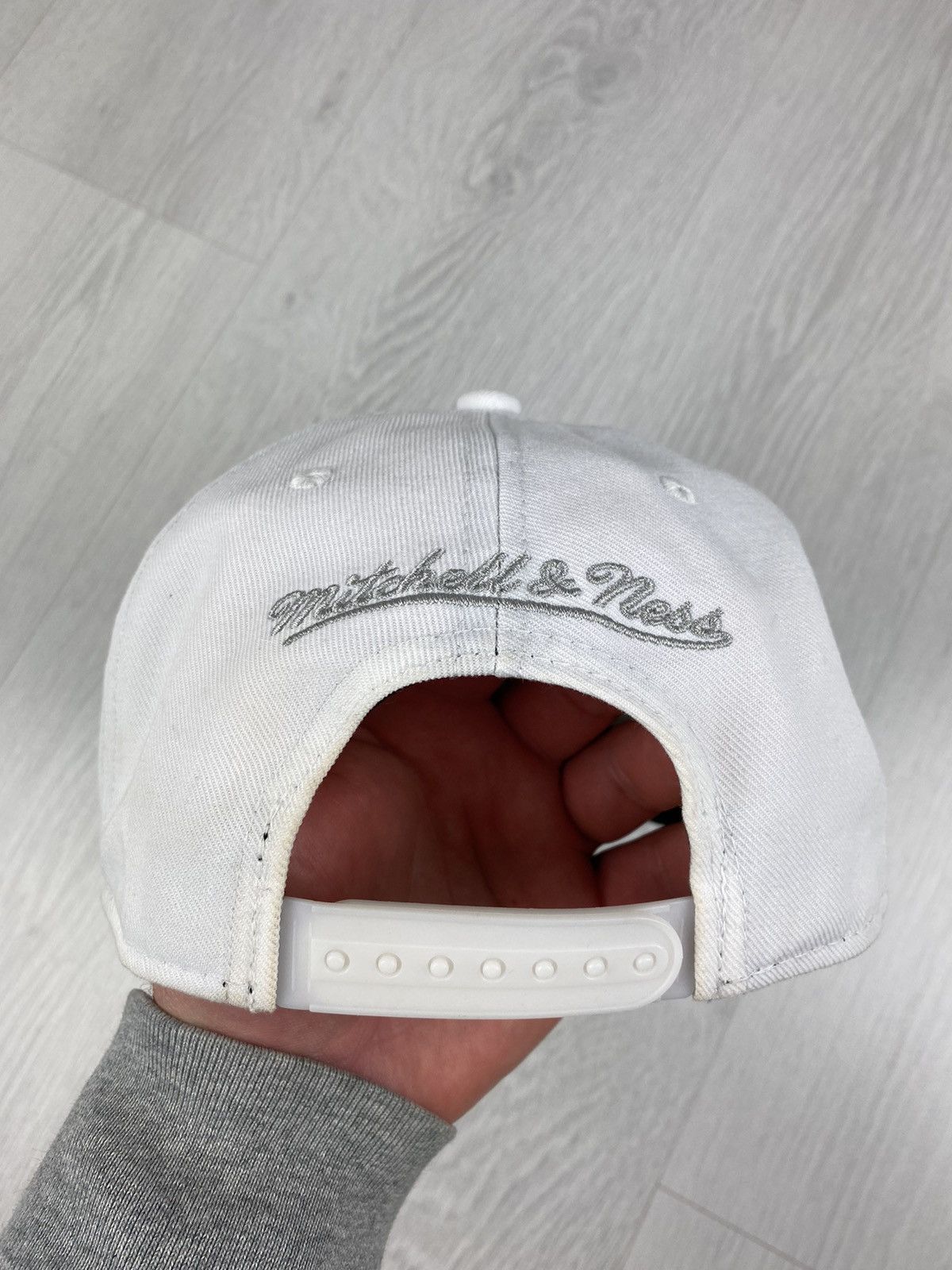 Mitchell & Ness Los Angeles Kings Mitchell Ness Cap Hat Ducks Rangers Bills Size ONE SIZE - 4 Thumbnail