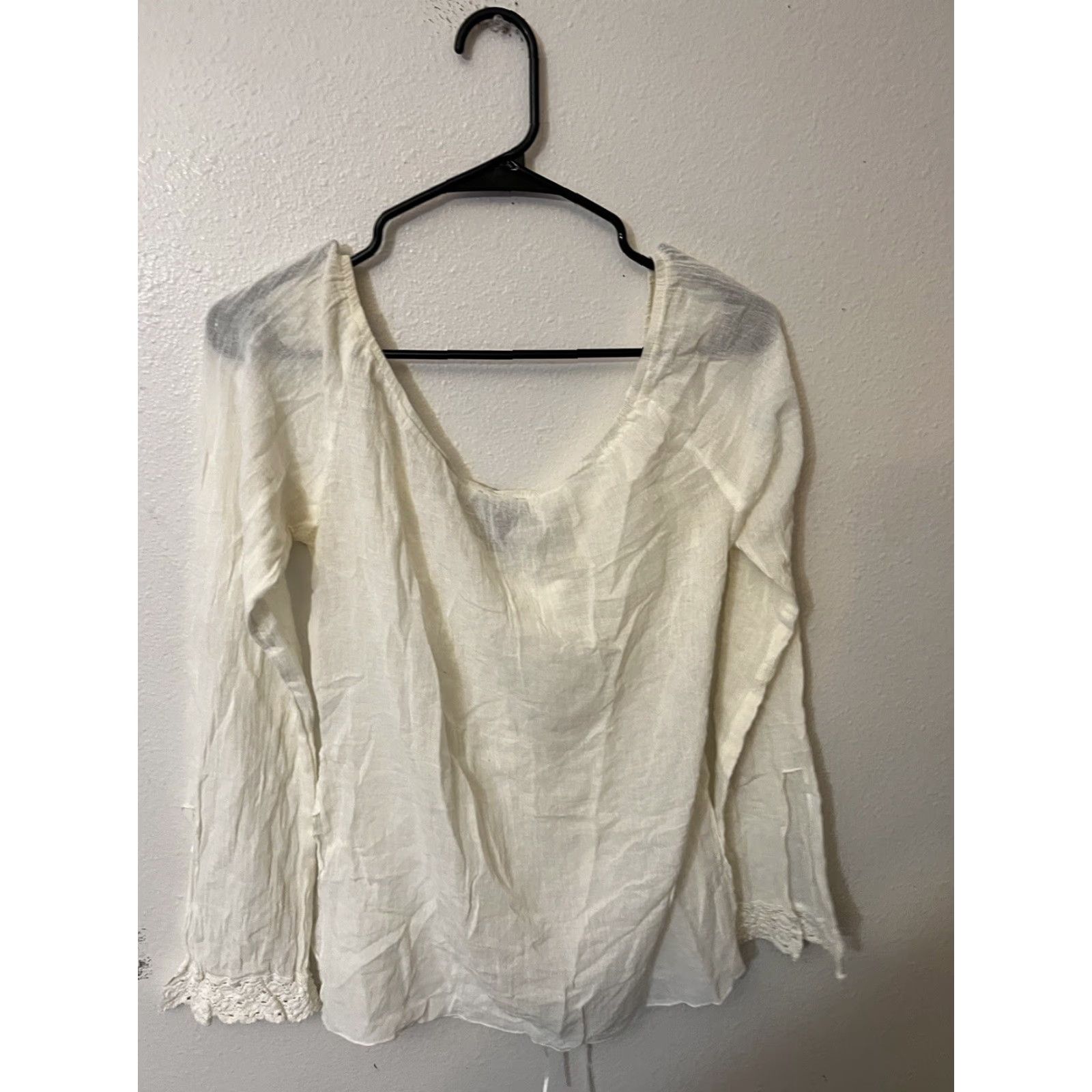 Bebe Bebe Women's Long Sleeve Pullover Shirt XS V-Neck Solid White Casual Top Size XS / US 0-2 / IT 36-38 - 3 Thumbnail