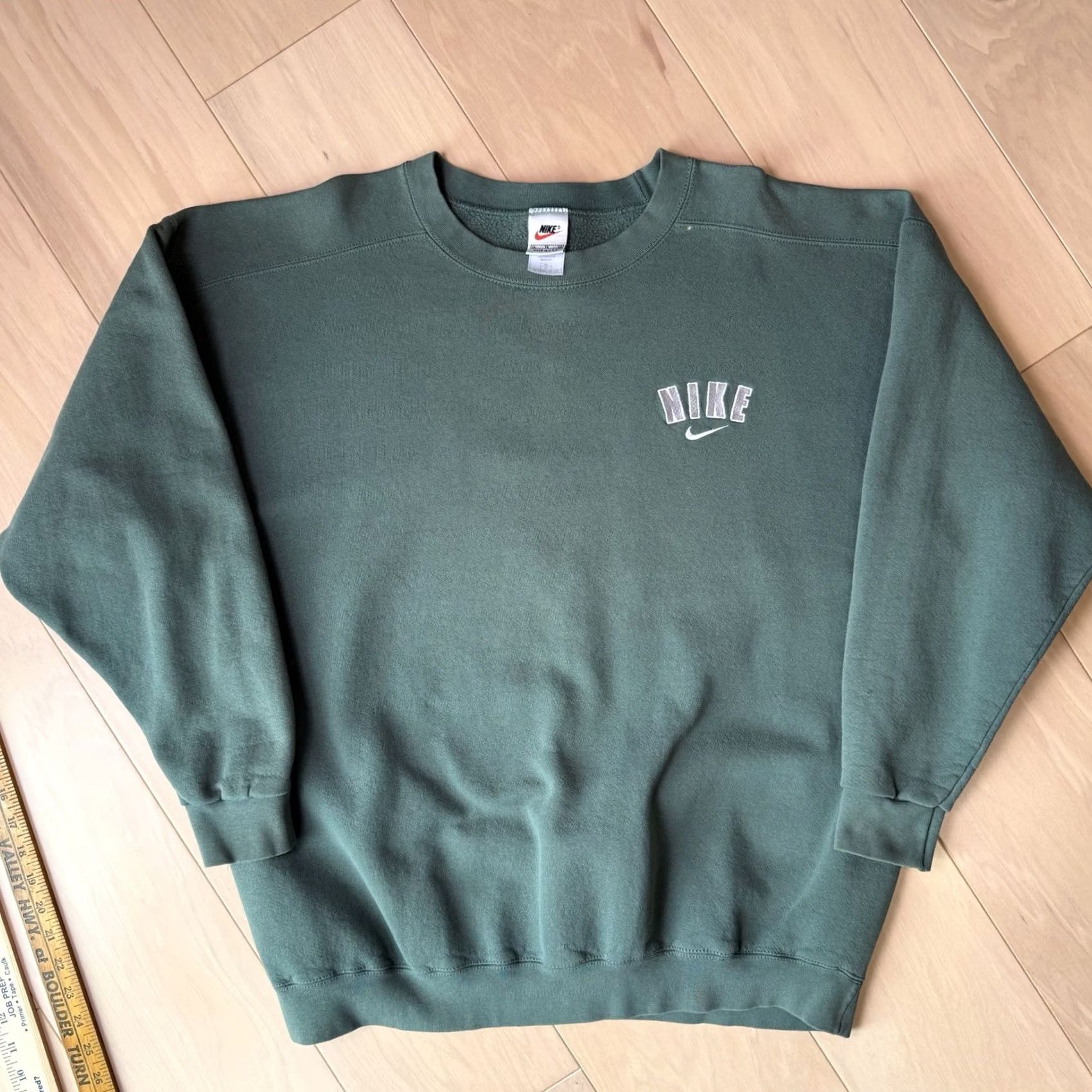 Nike VINTAGE Nike Sweatshirt XL Green 90s Nike Sportswear Pullover Men Regular Star Logo Not Applicable Size US XL / EU 56 / 4 - 3 Thumbnail