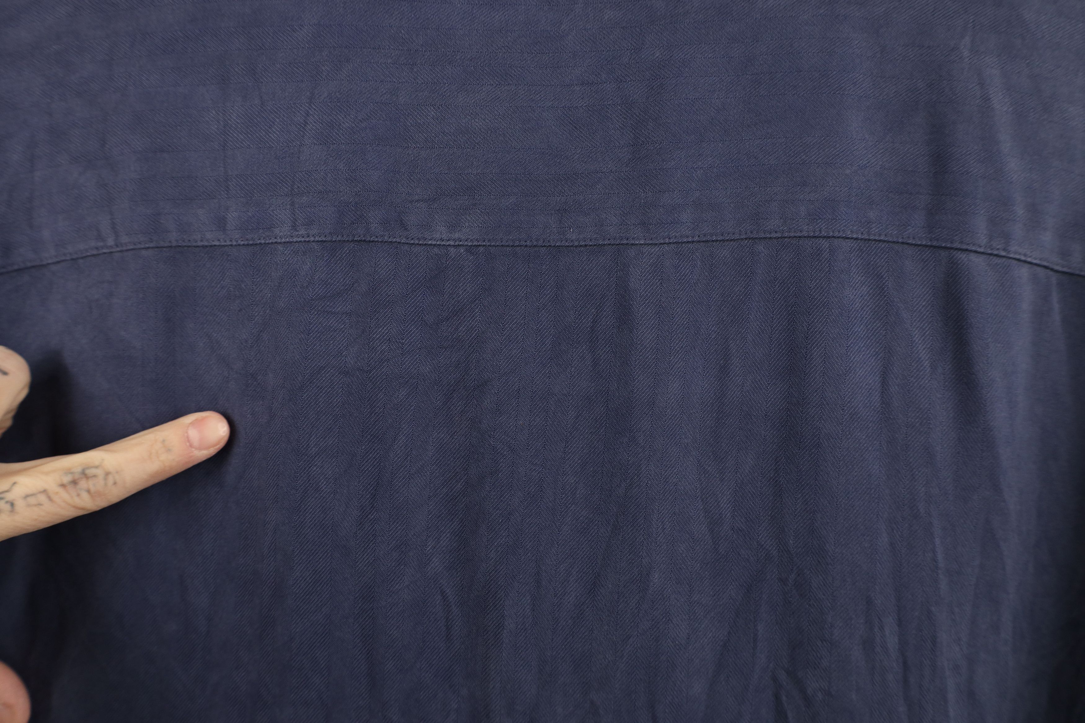 Vintage Vintage 90s Streetwear Herringbone Looped Button Shirt Size US L / EU 52-54 / 3 - 11 Thumbnail