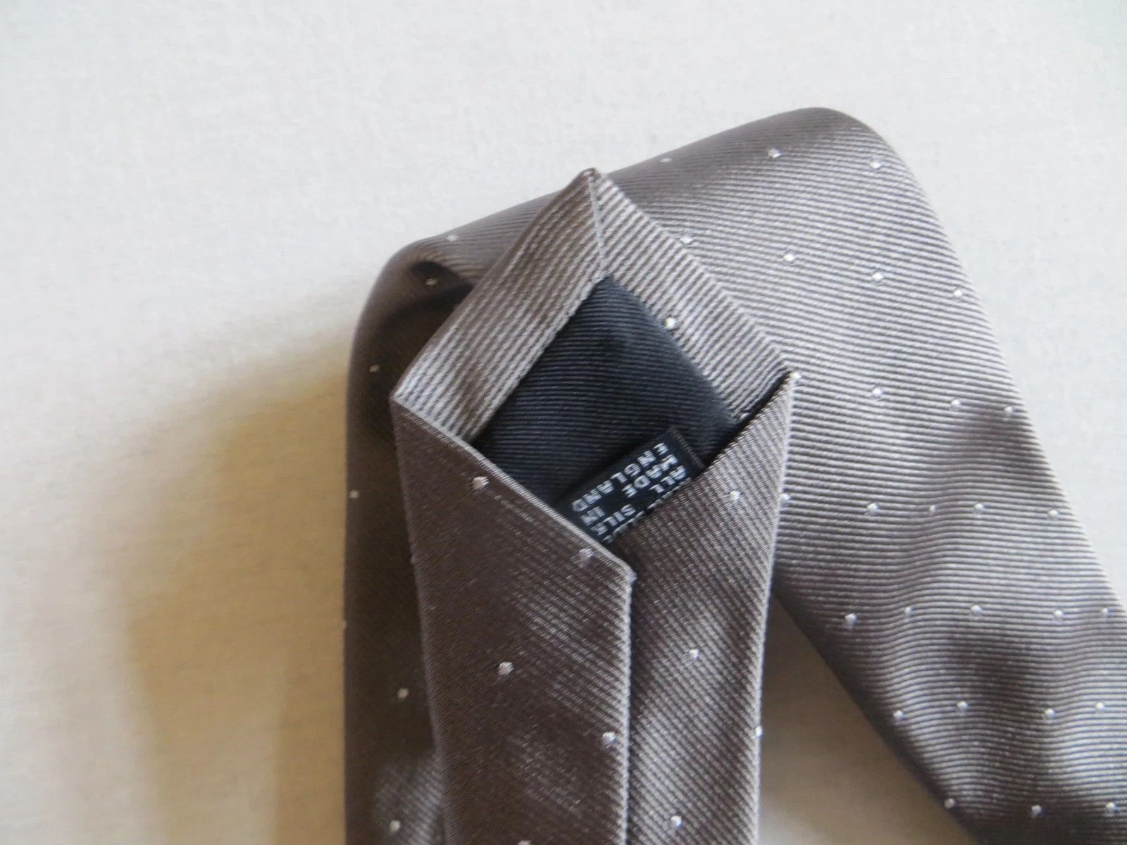 Drake's DRAKES GREY SPOTTED 100% SILK TIE Size ONE SIZE - 5 Thumbnail