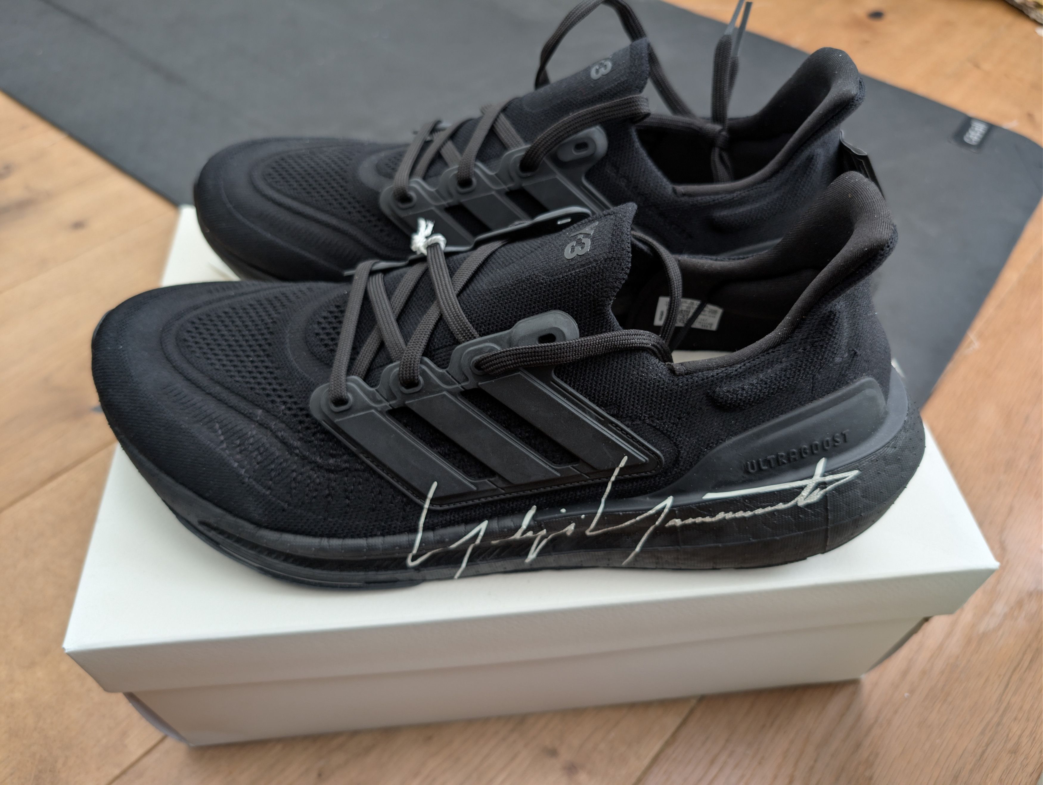Adidas × Y-3 Y-3 ULTRABOOST Light - IF2347 - US 12 - EU 46 2/3 Size US 12 / EU 45 - 4 Thumbnail